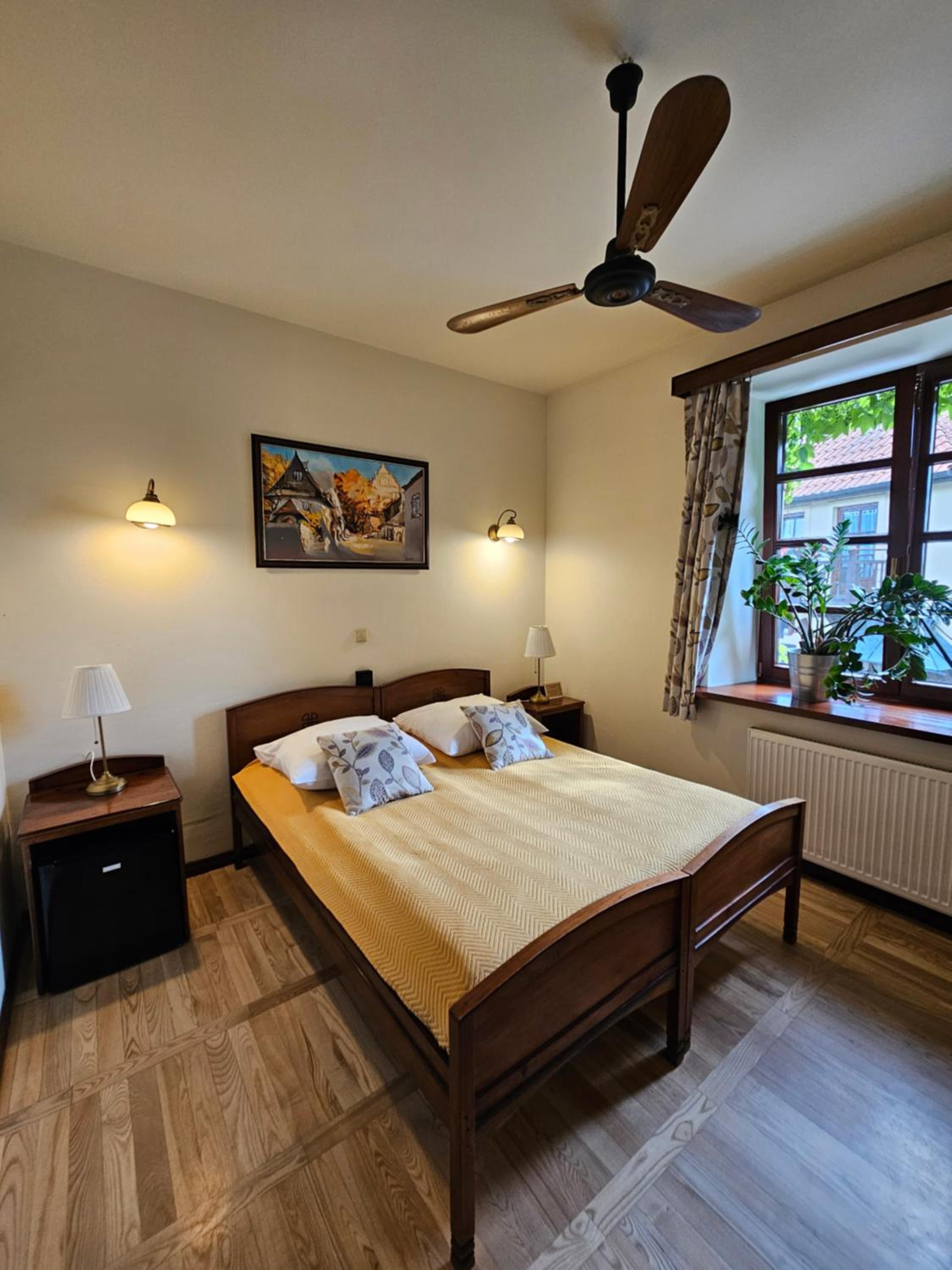Twin Room with Private External Bathroom