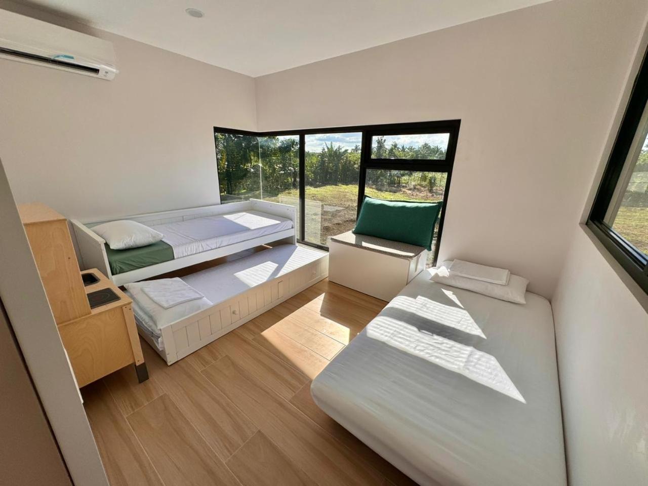 Four-Bedroom House photo 1