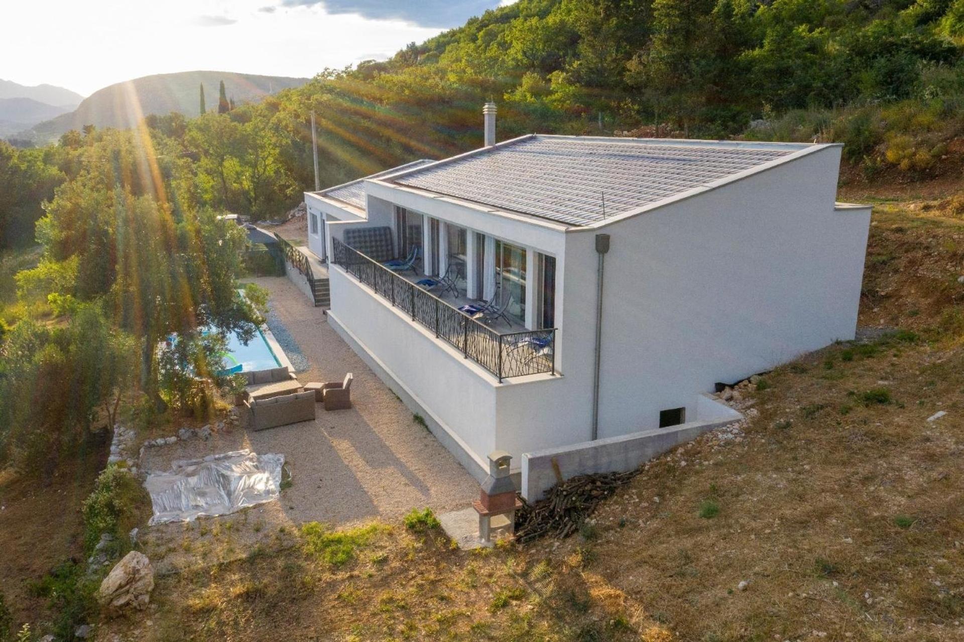 Four-Bedroom Vacation Home photo 2