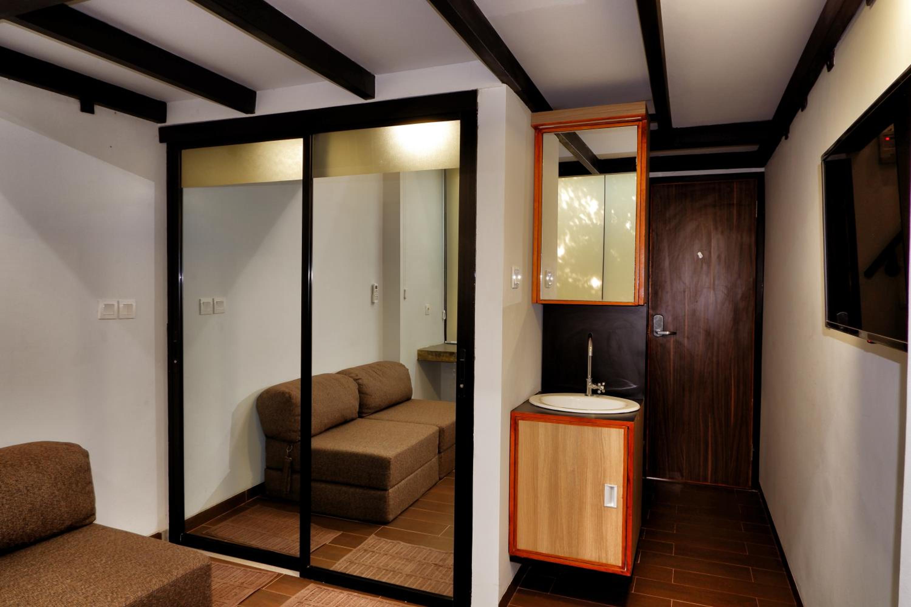 Duplex Quadruple Room - Photo 11