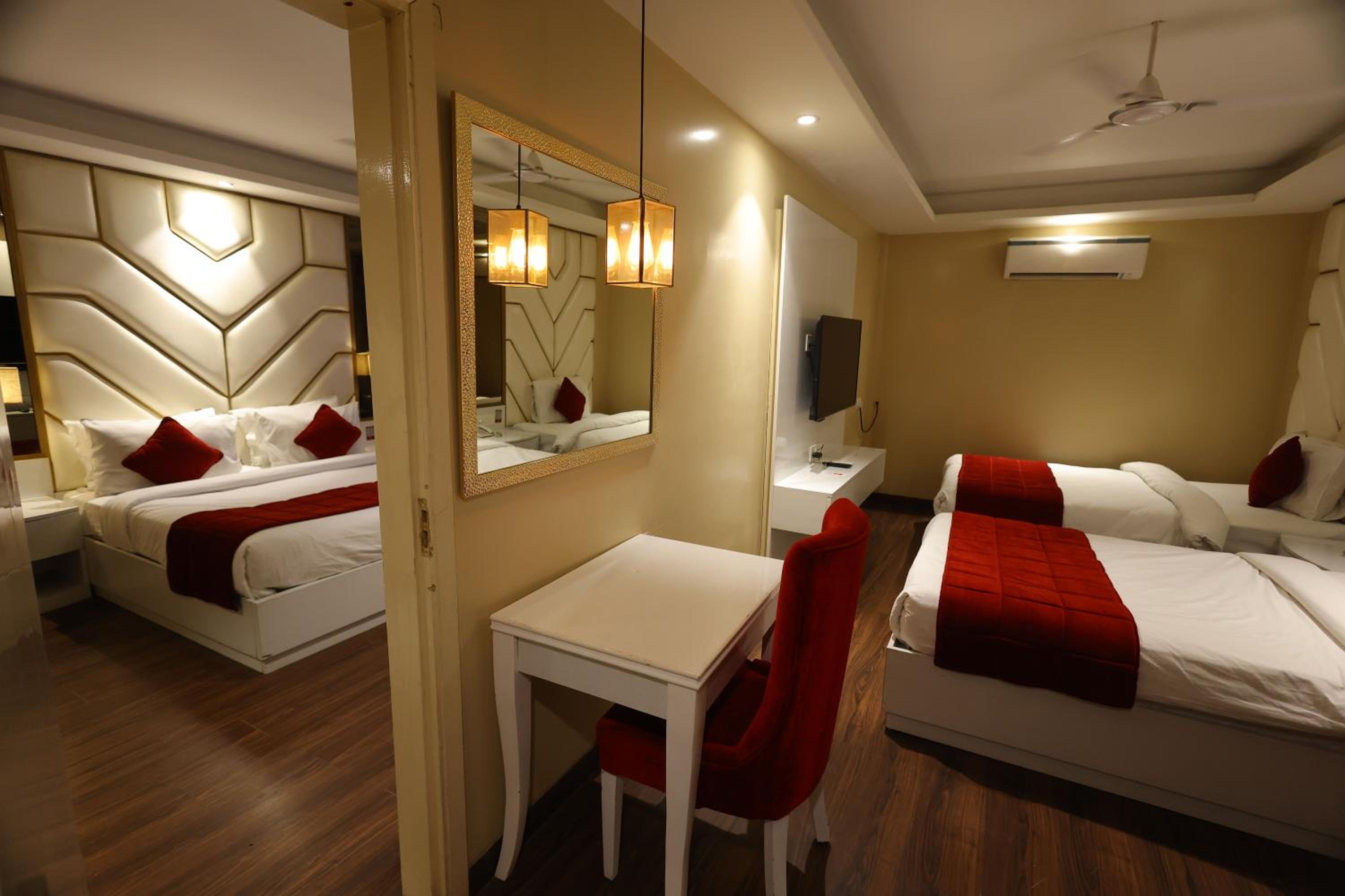 Interconnecting Family Room