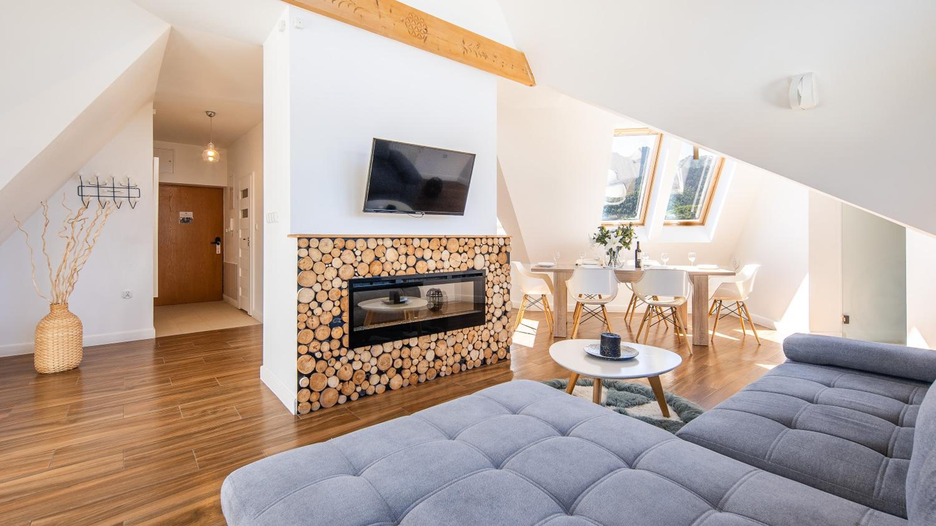 Apartment with Mountain View - Photo 11