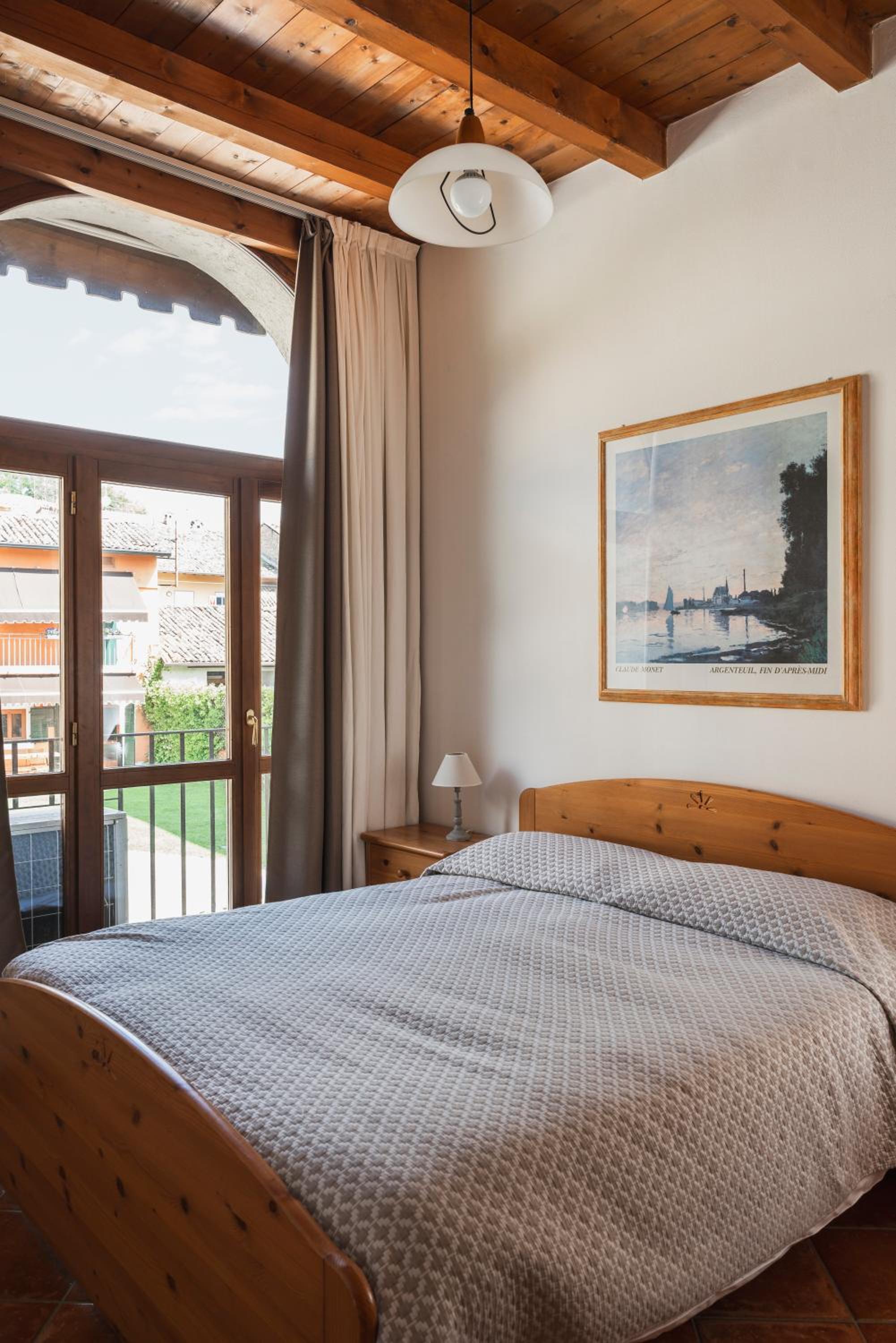 Classic Three-Bedroom Apartment