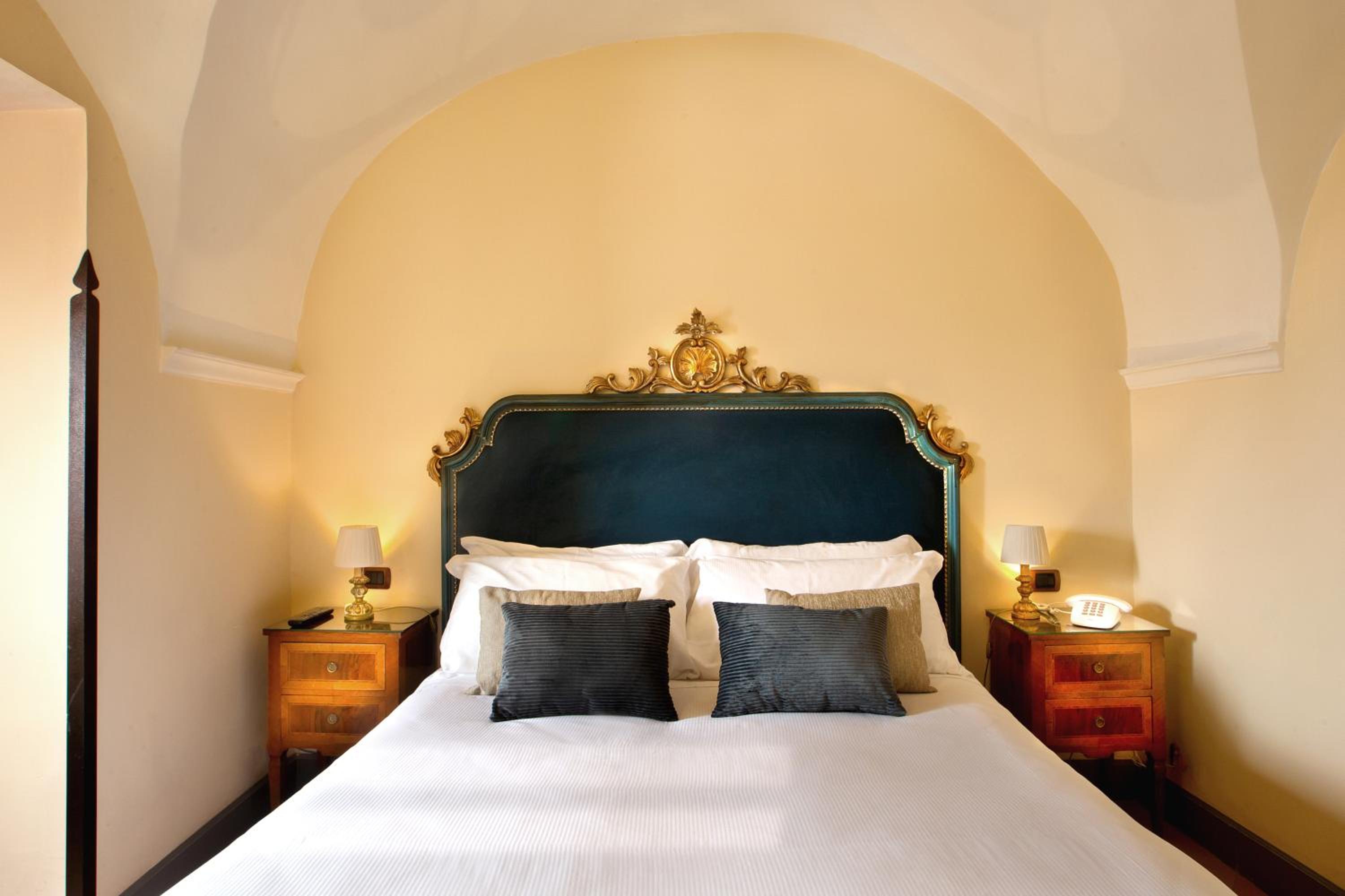 Classic Double or Twin Room with Sea View photo 2