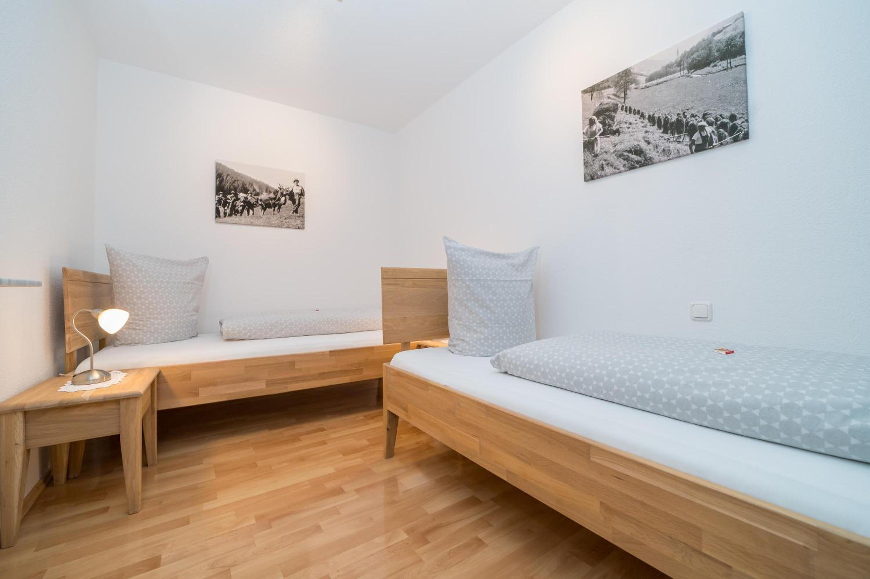 Two-Bedroom Apartment with Shower  photo 2