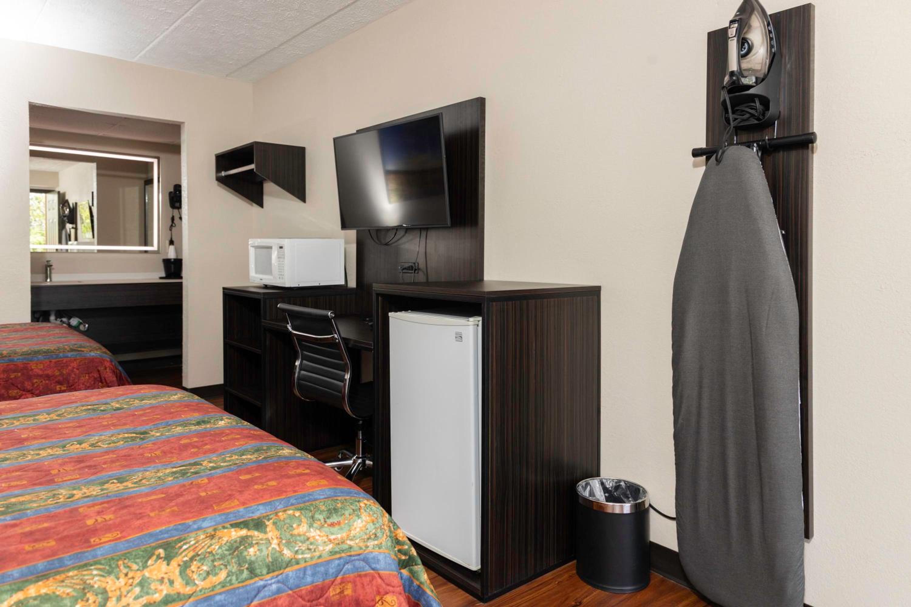 Standard King Room - Photo 1