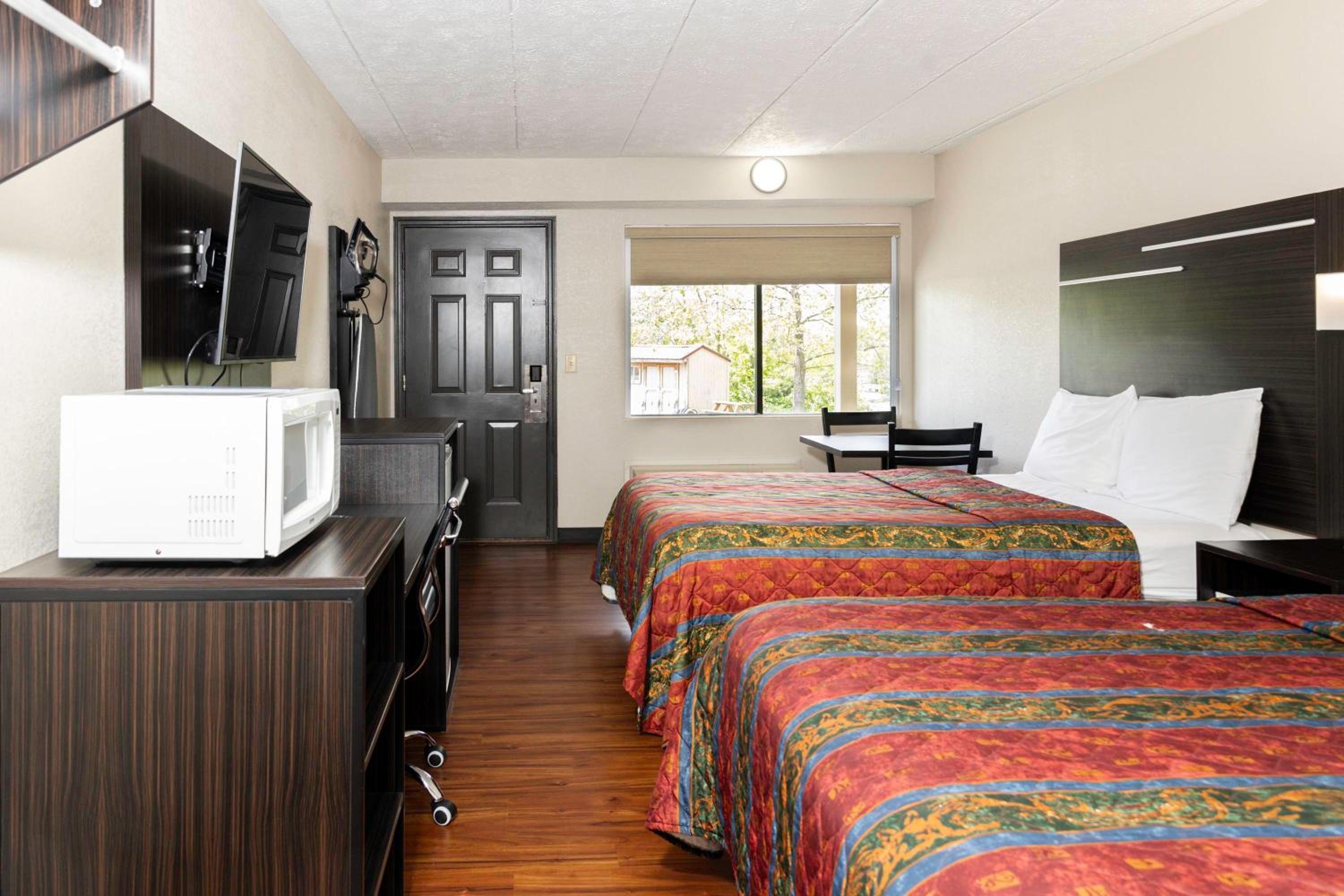 Double Room with Two Double Beds - Photo 5