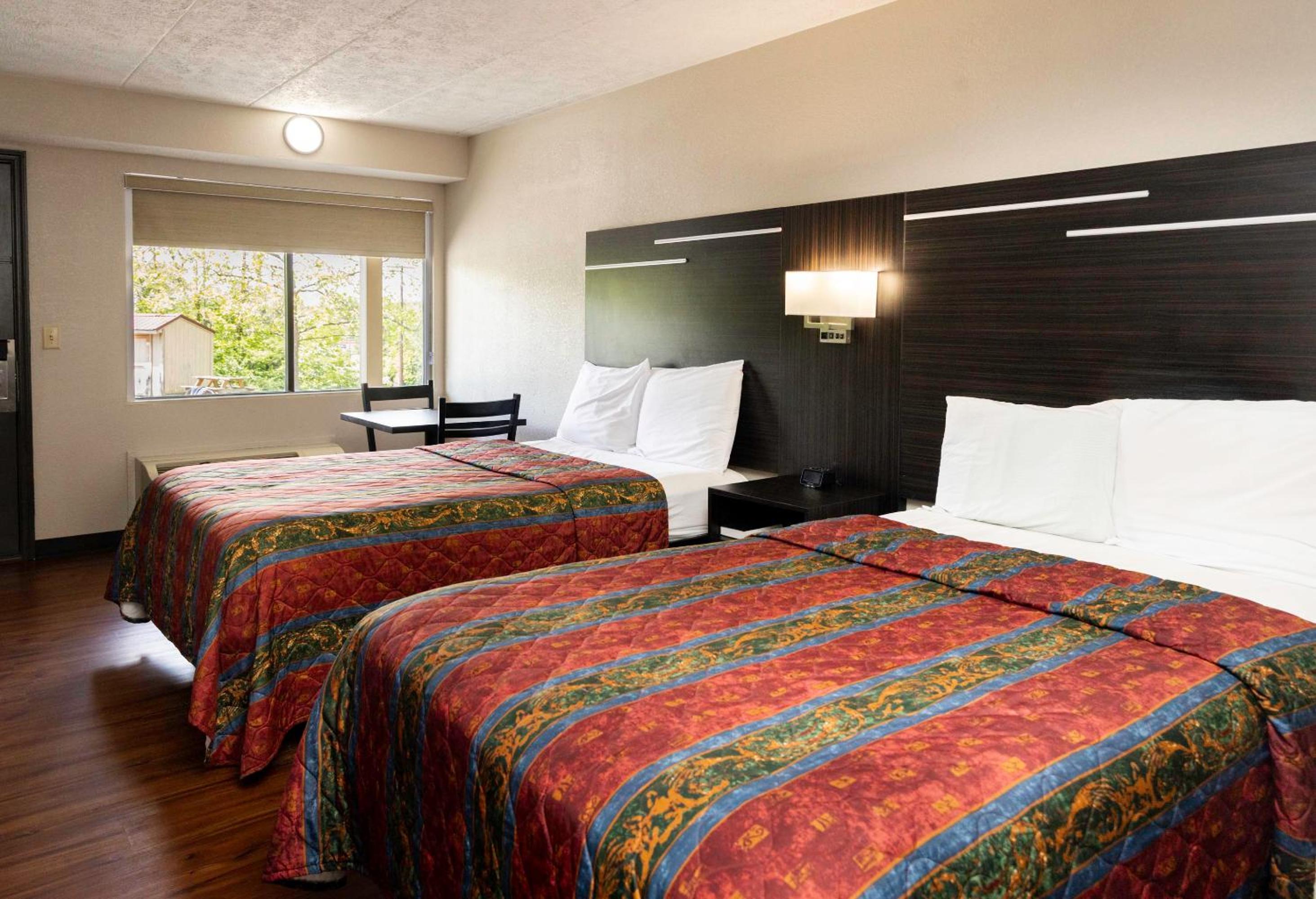 Double Room with Two Double Beds - Photo 6