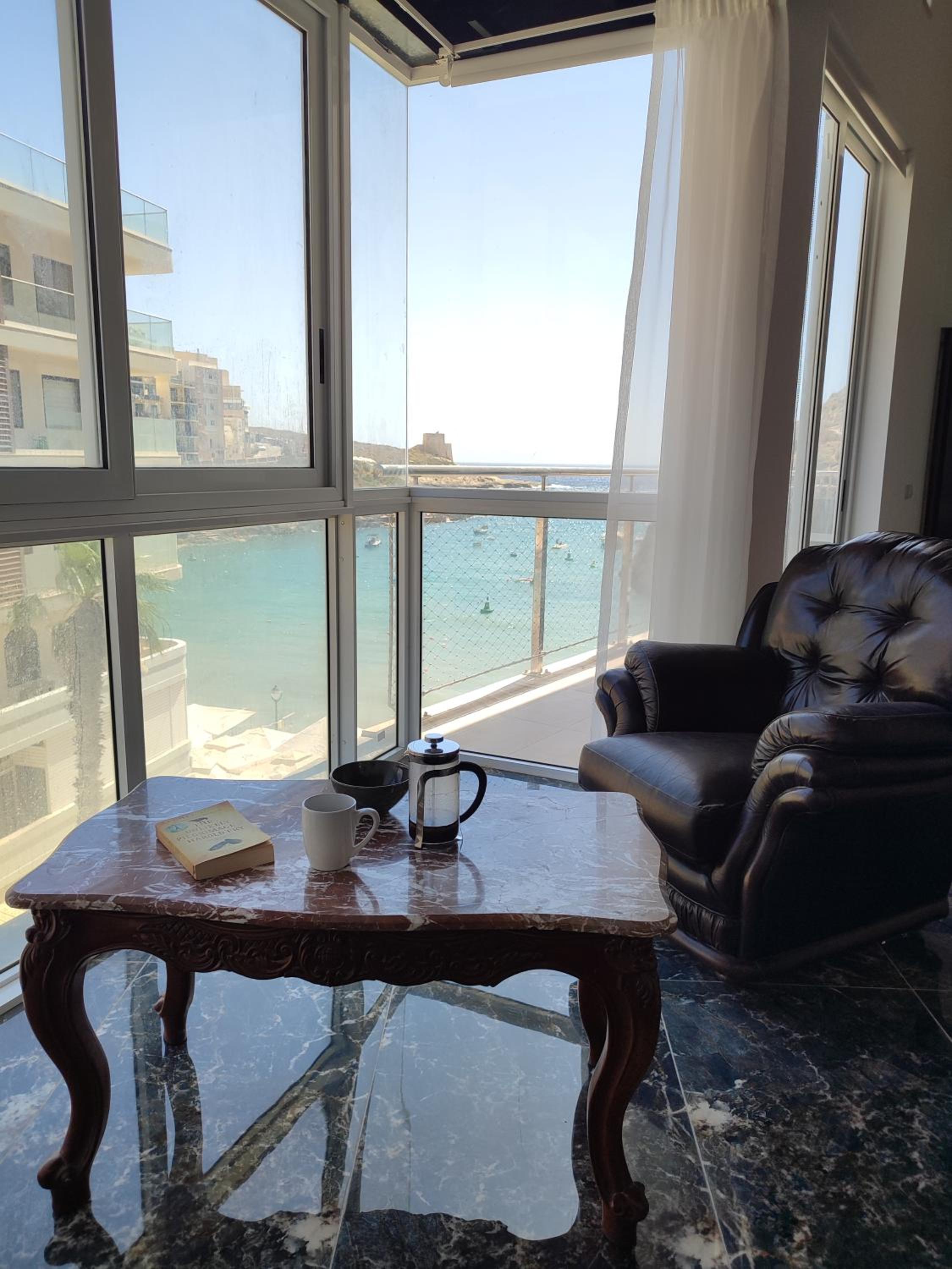 One-Bedroom Loft Apartment with Balcony photo 2