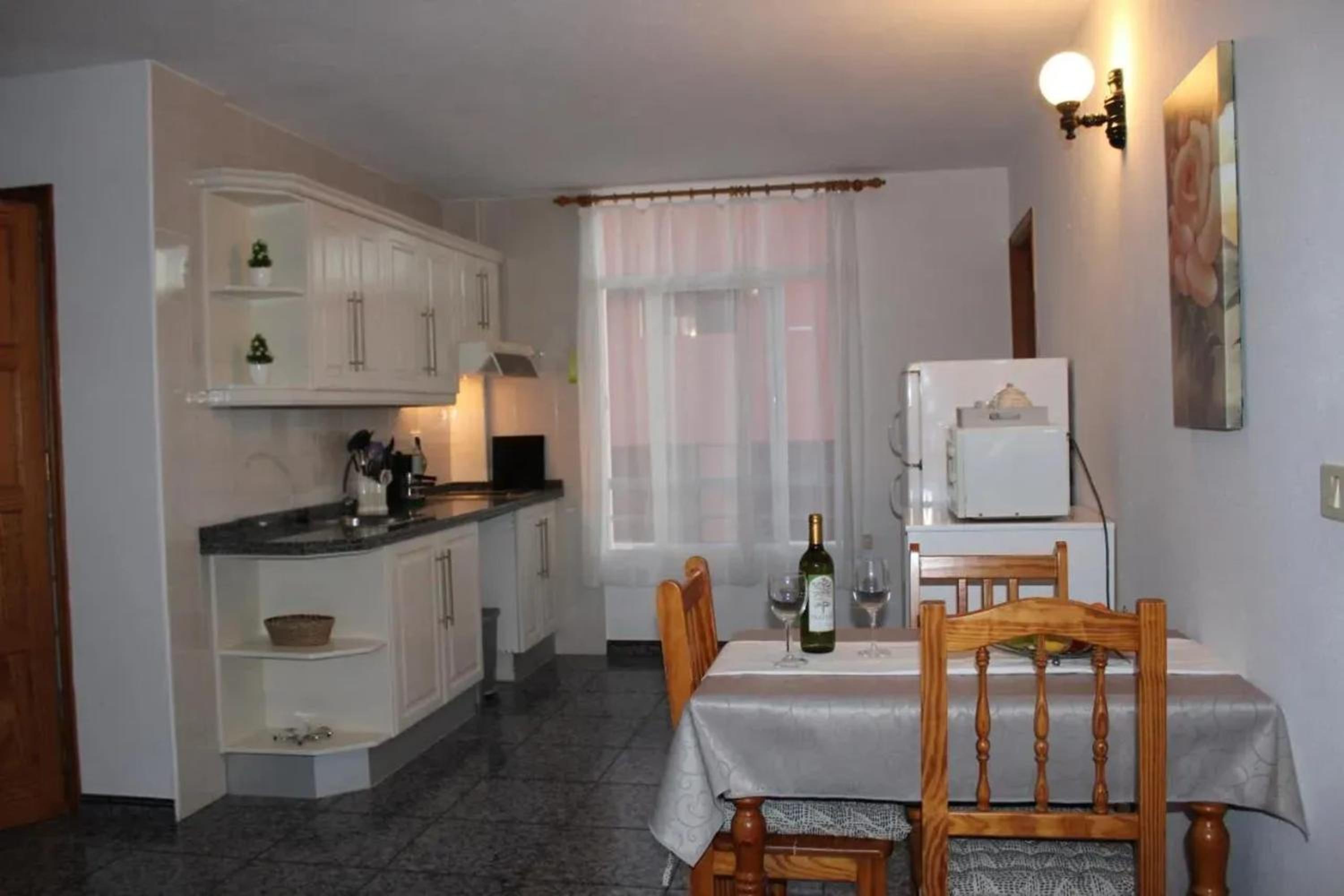 One-Bedroom Apartment photo 3