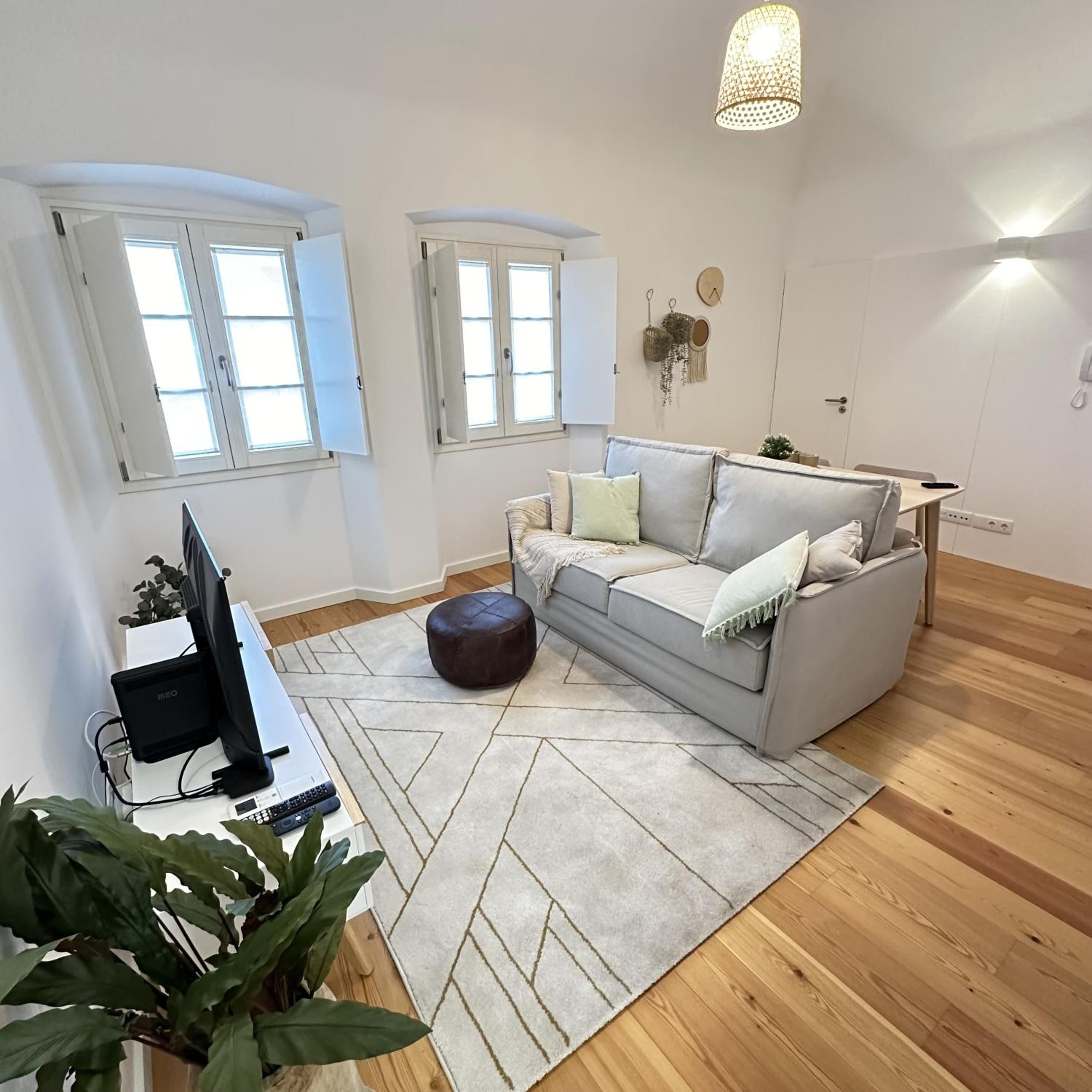 One-Bedroom Apartment photo 1
