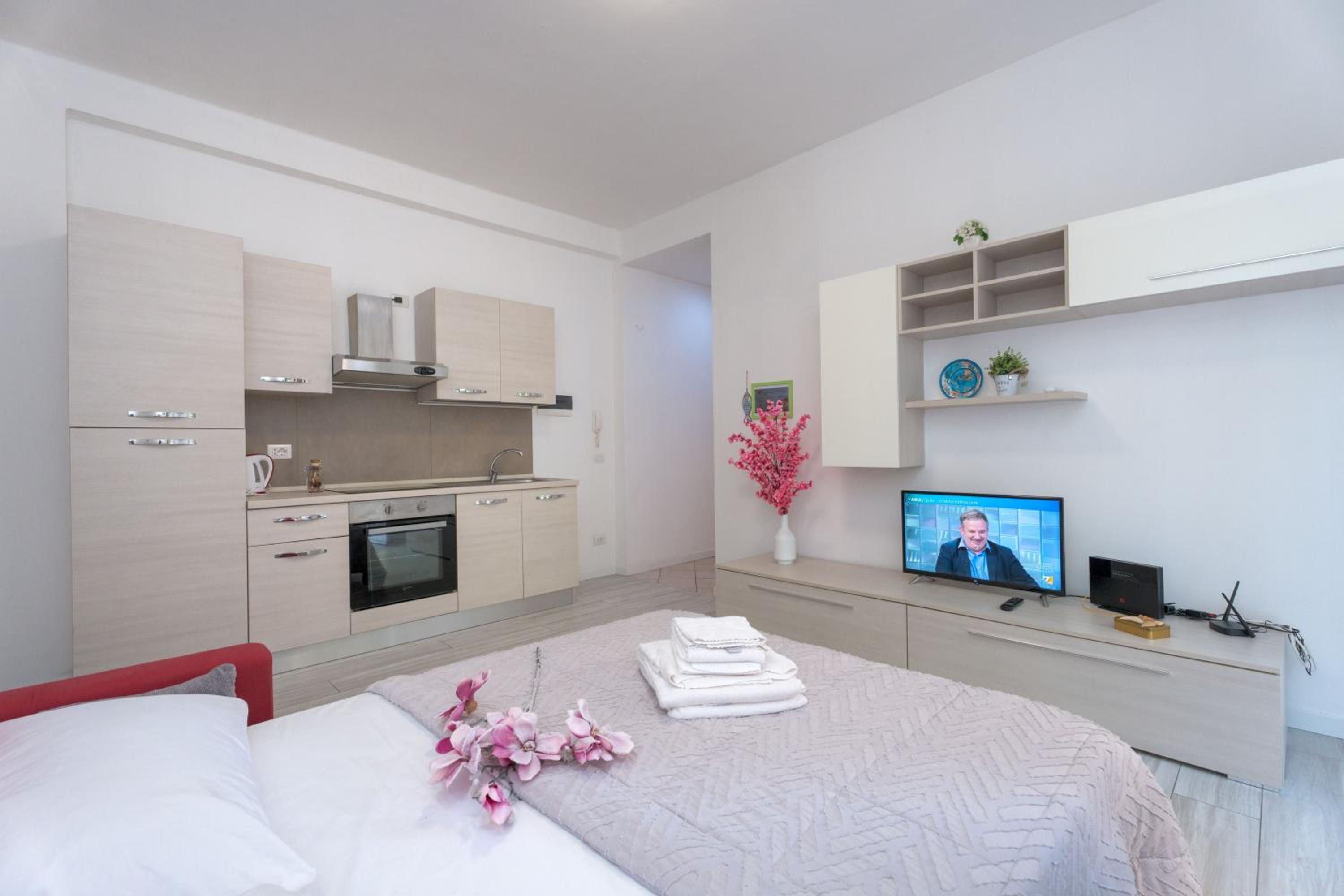 One-Bedroom Standard Apartment photo 1