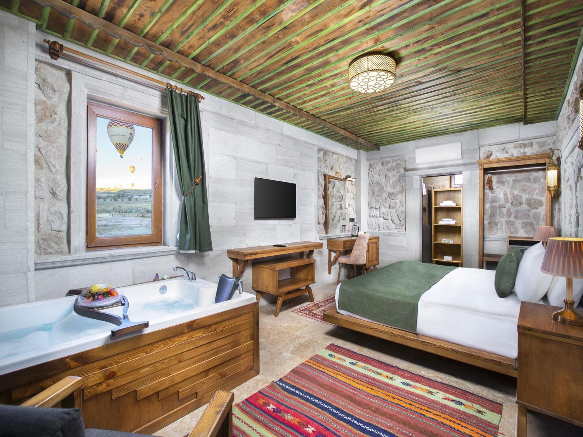 Suite With Mountain View photo 3