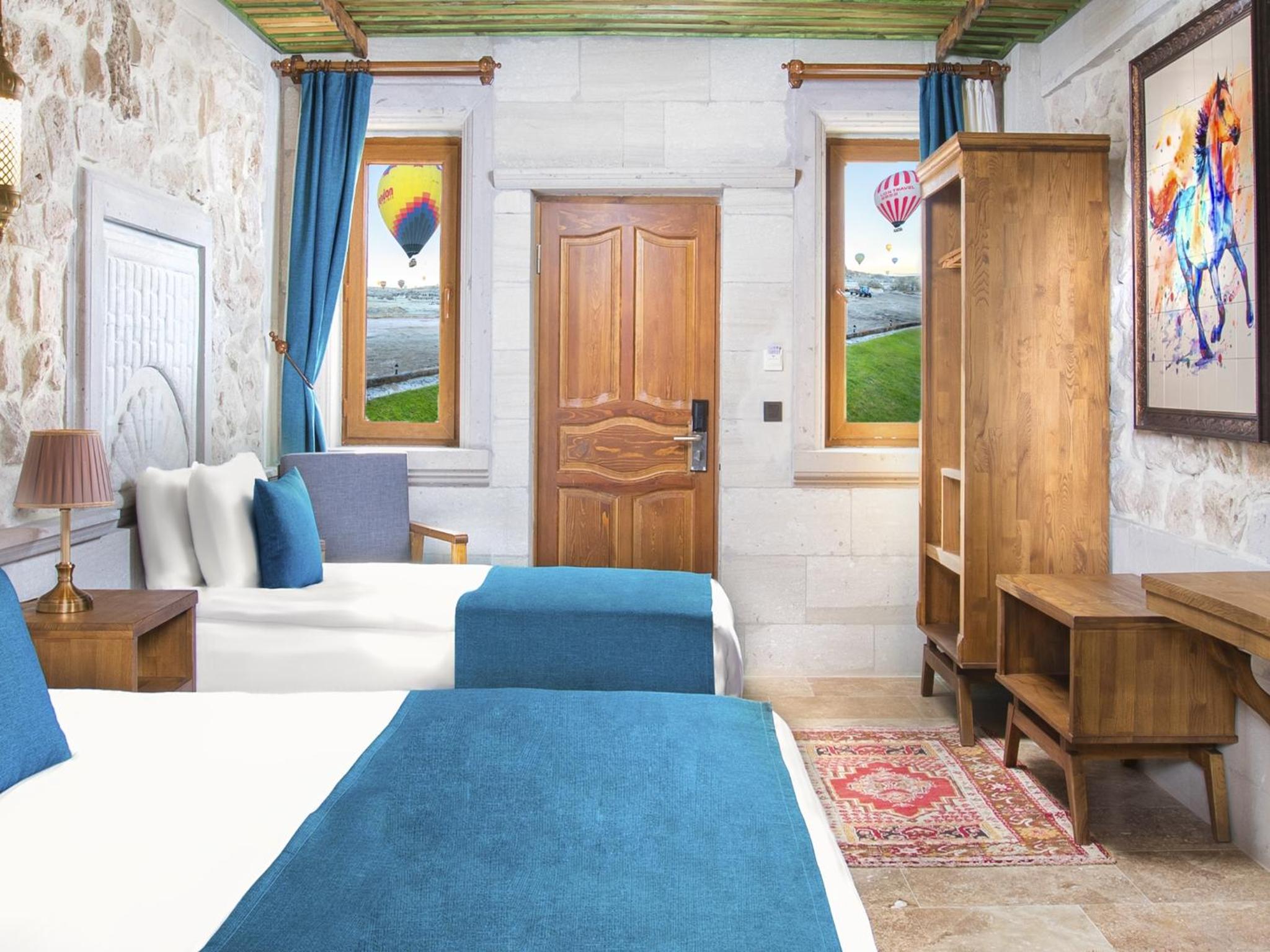 Superior Triple Room photo 2