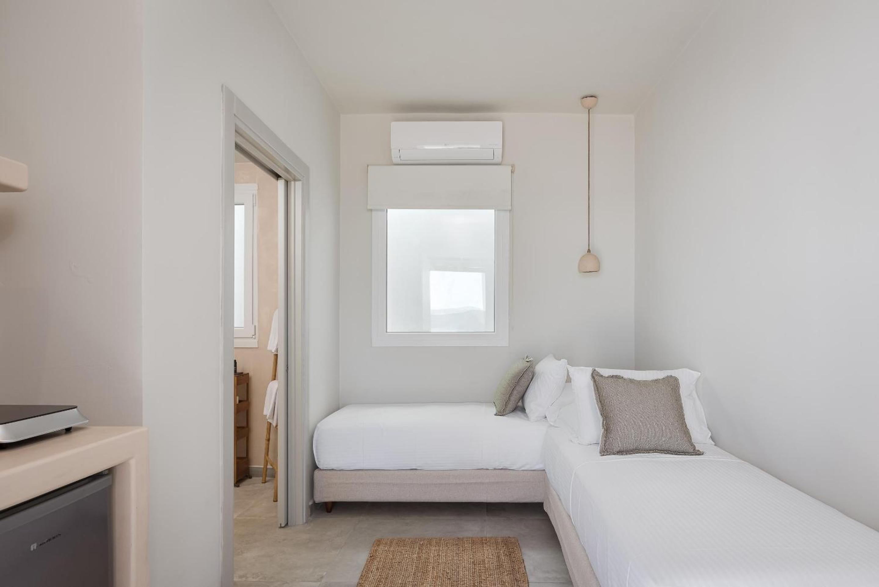 Standard Twin Room photo 2