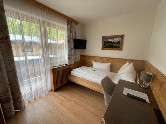 Single Room with Balcony photo 1