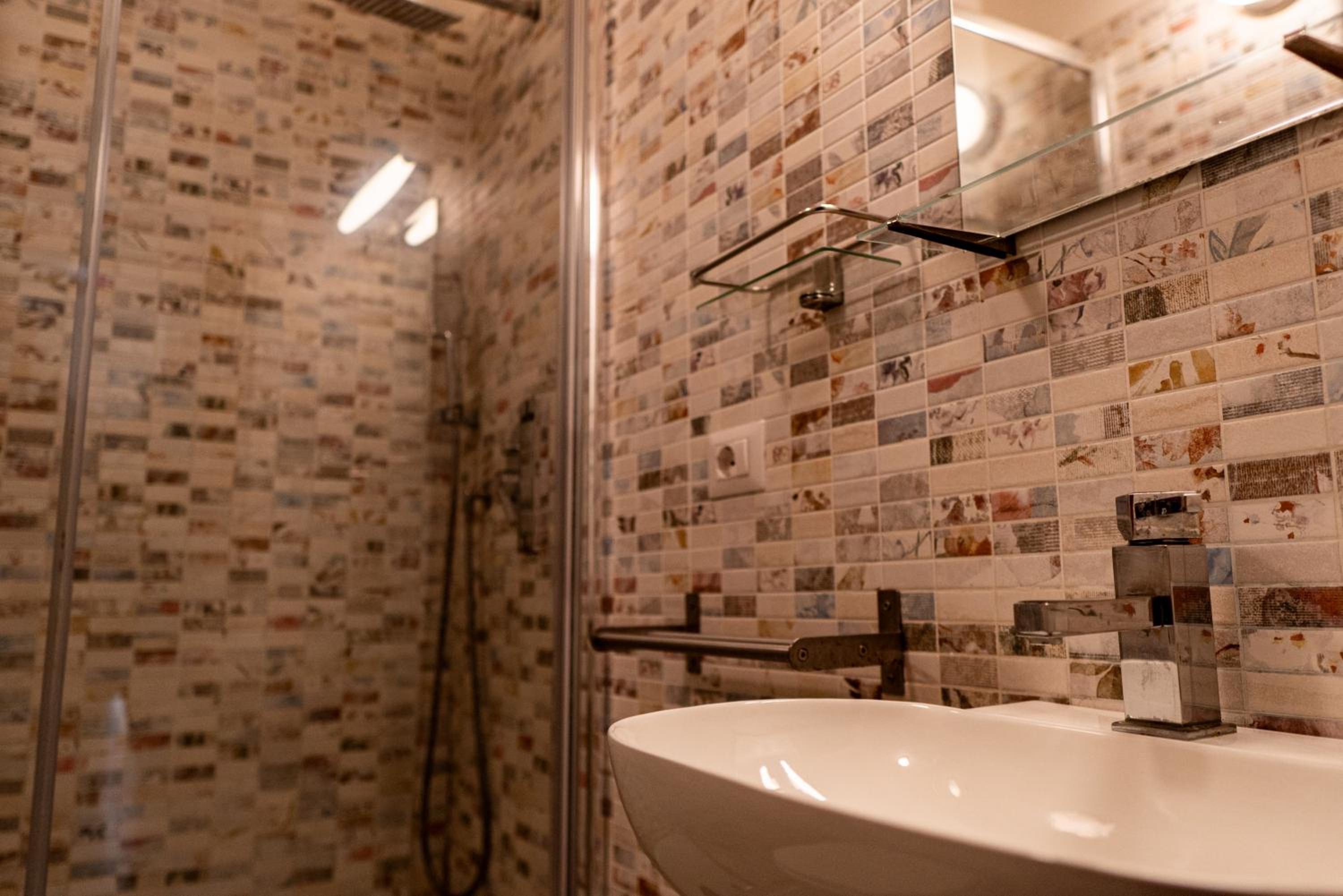 Double Room with Private Bathroom photo 3