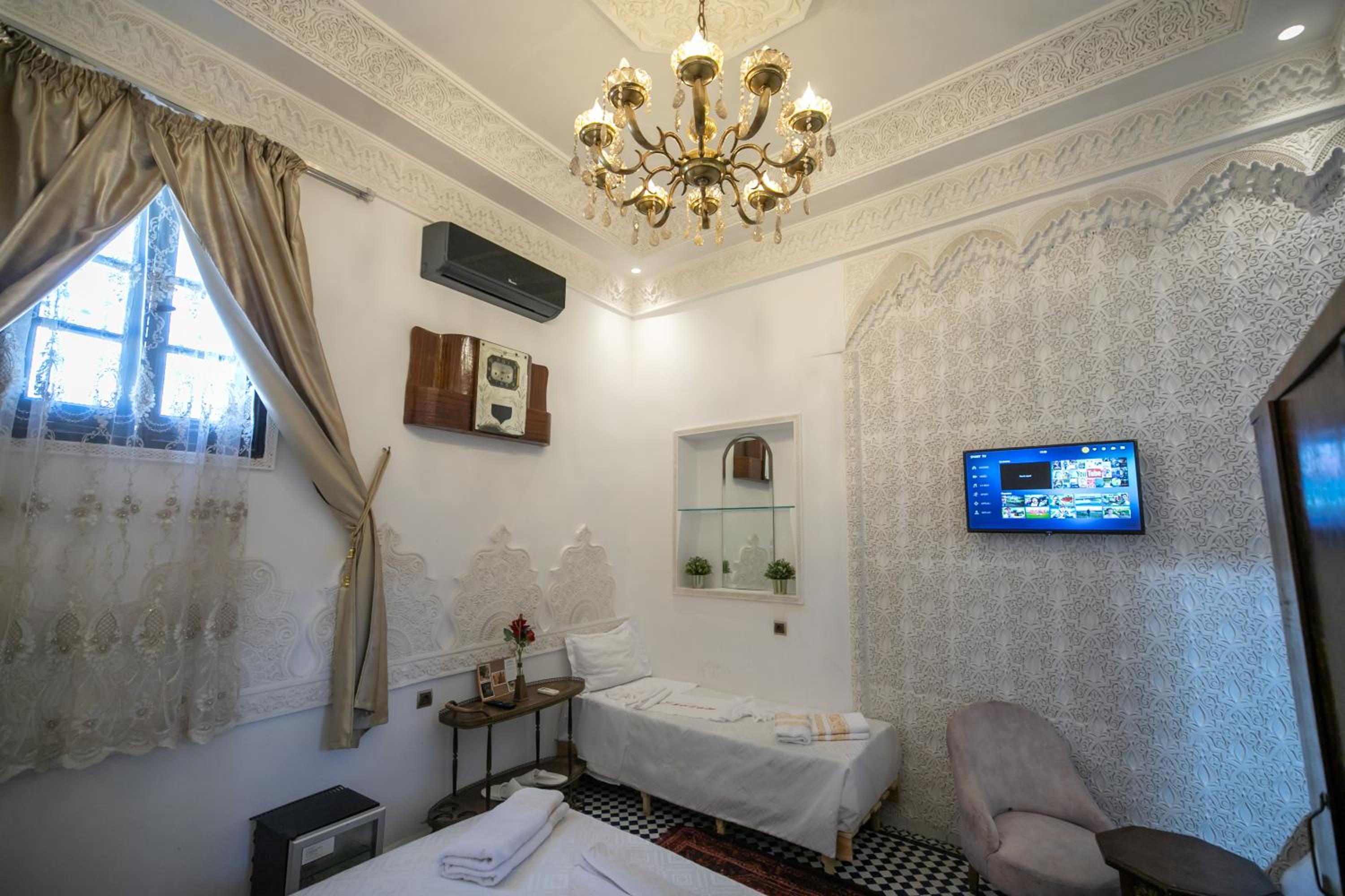 Deluxe Double Room - Photo 10