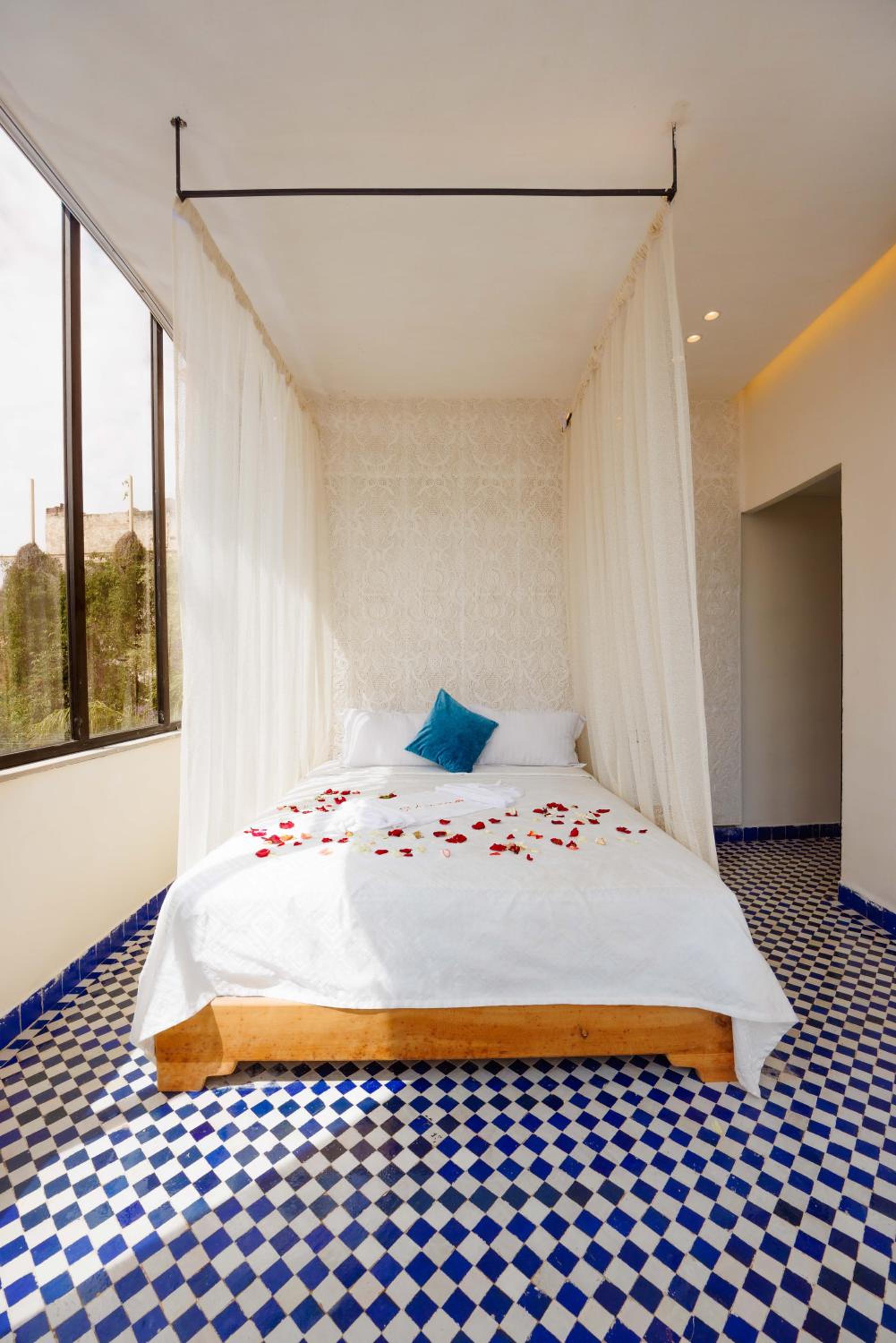 King Room with Balcony - Photo 1