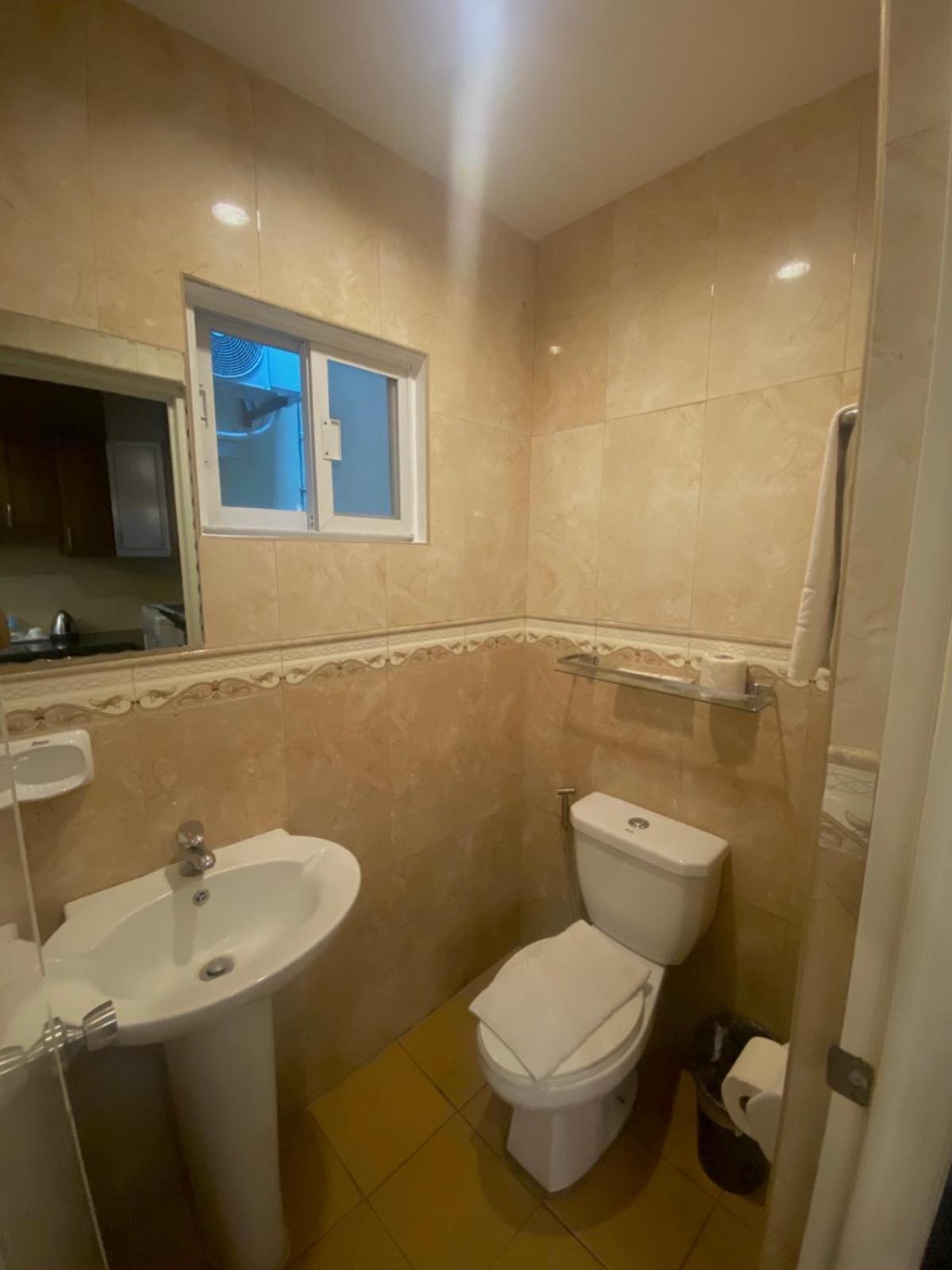 Executive Suite - Photo 3