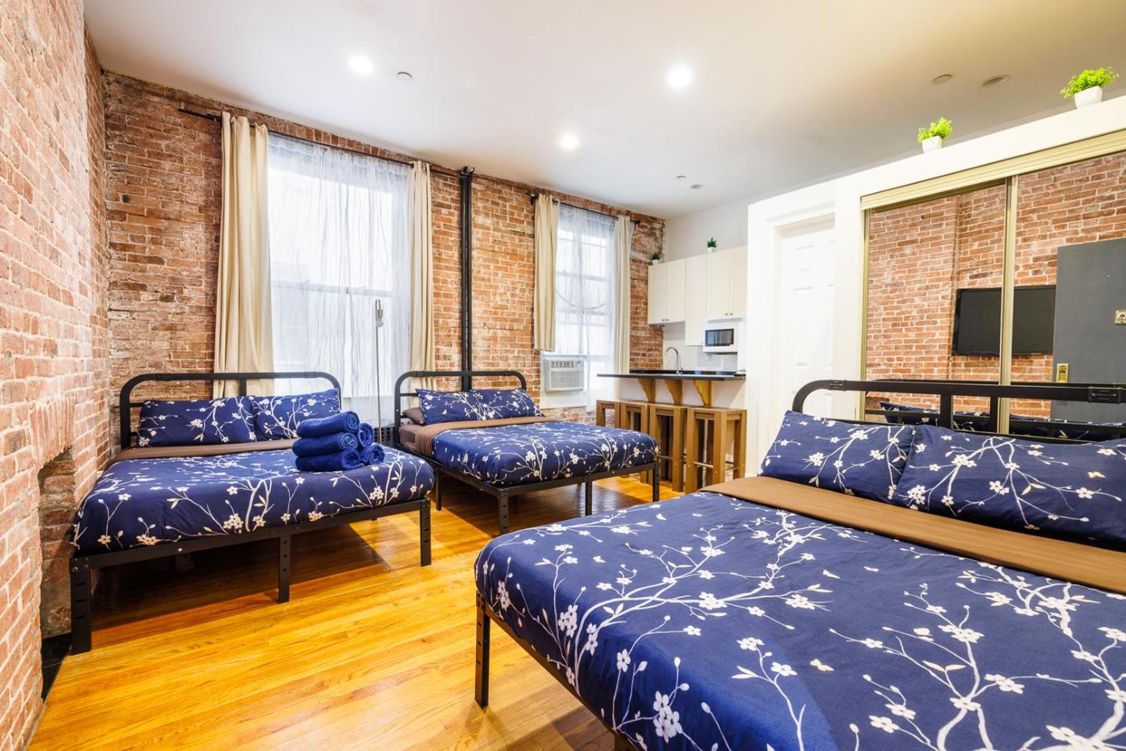 Studio Apartment photo 1