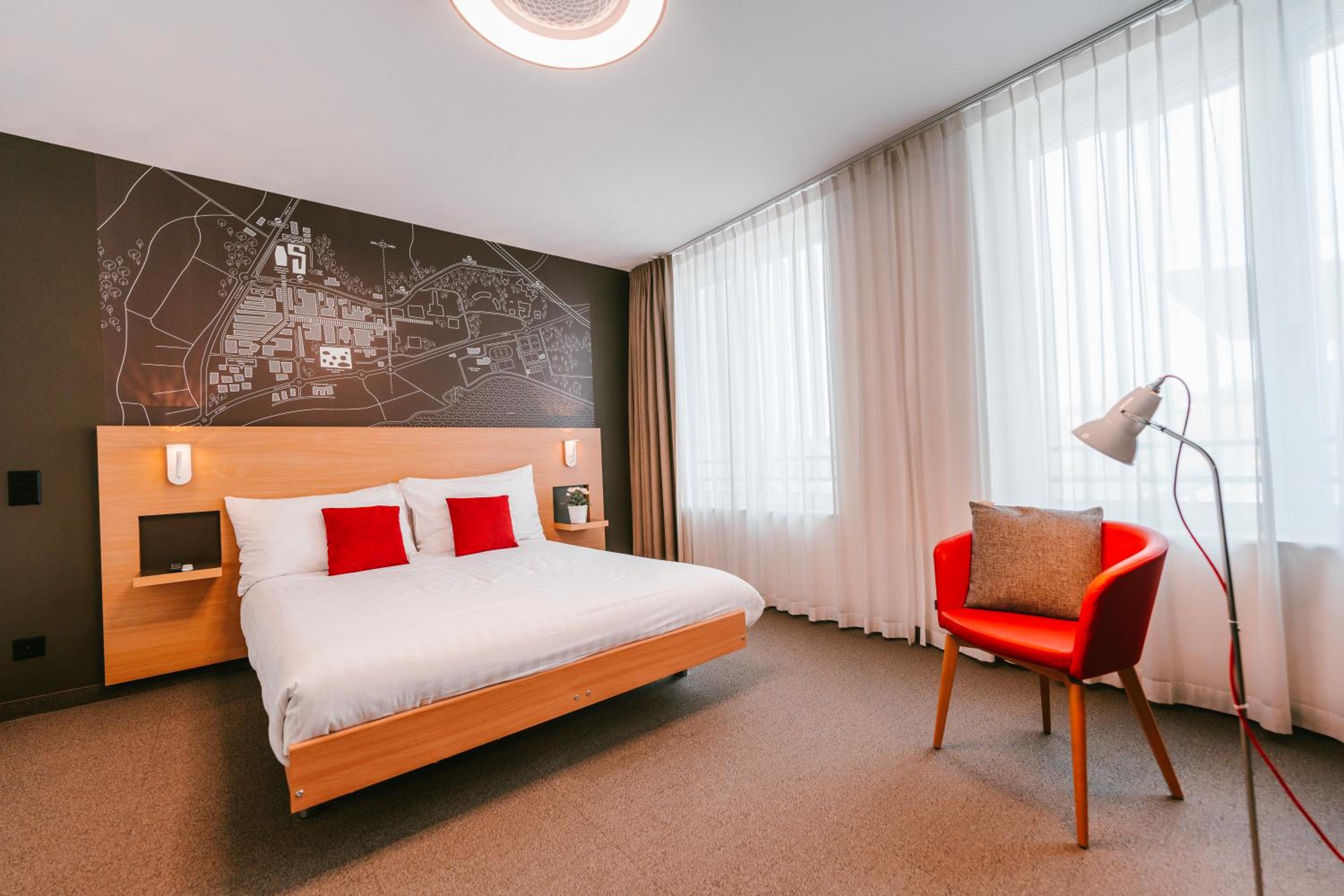 Standard Double or Twin Room photo 3