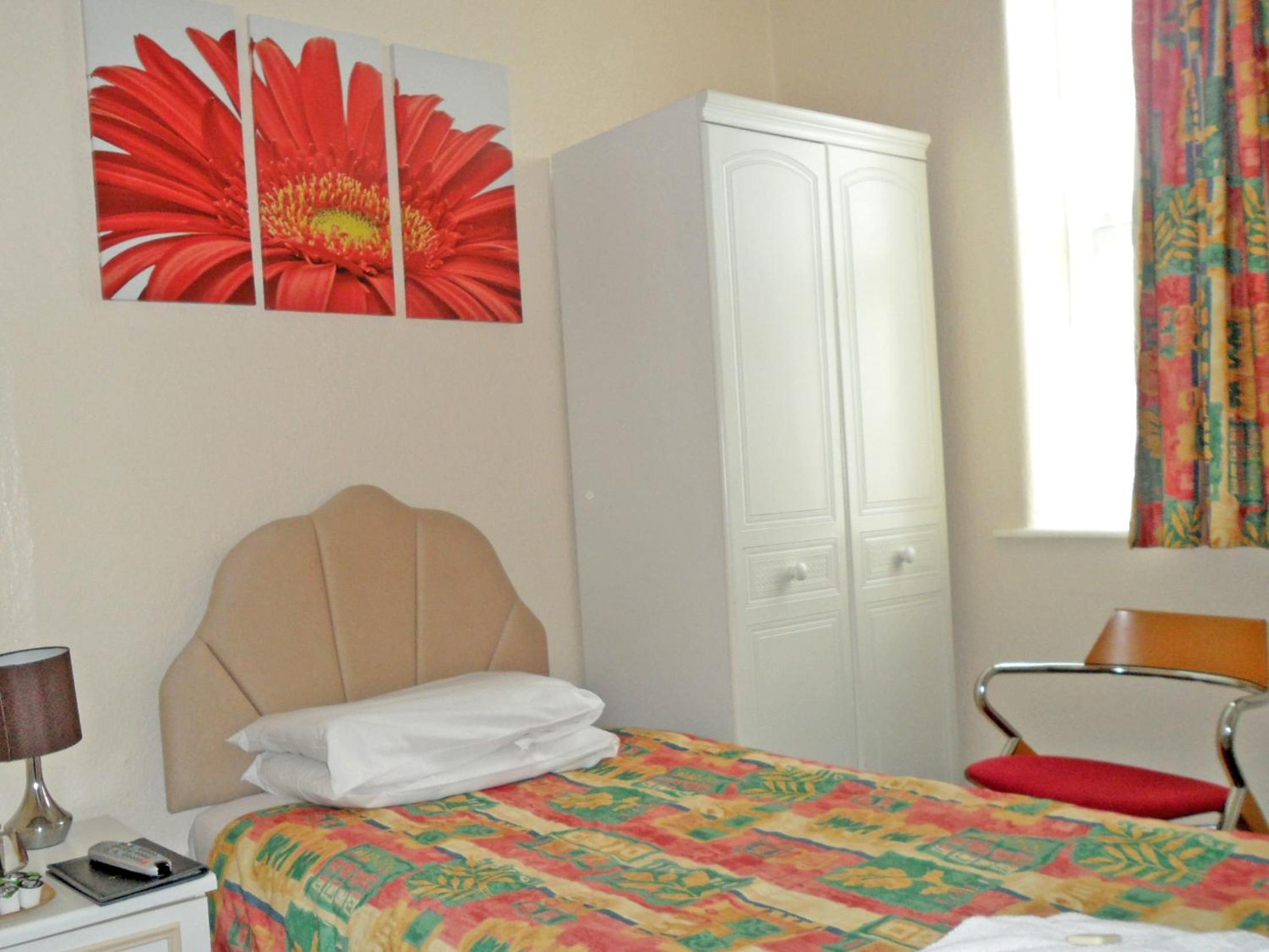 Single Room photo 3