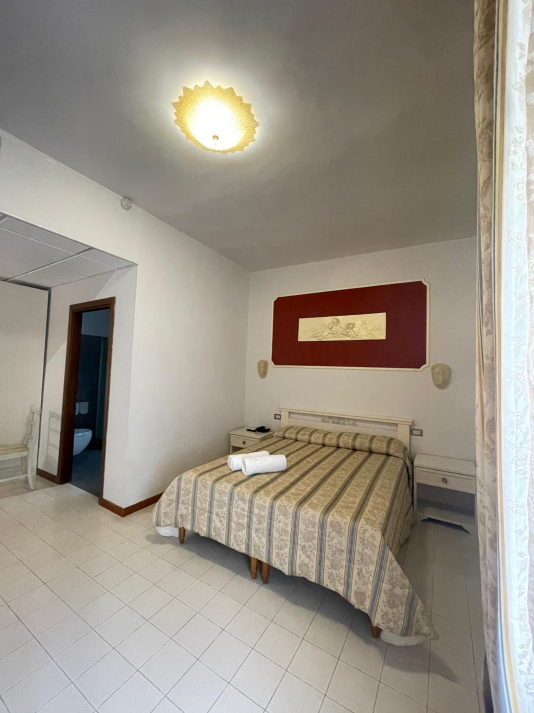 Economy Double Room - Photo 3