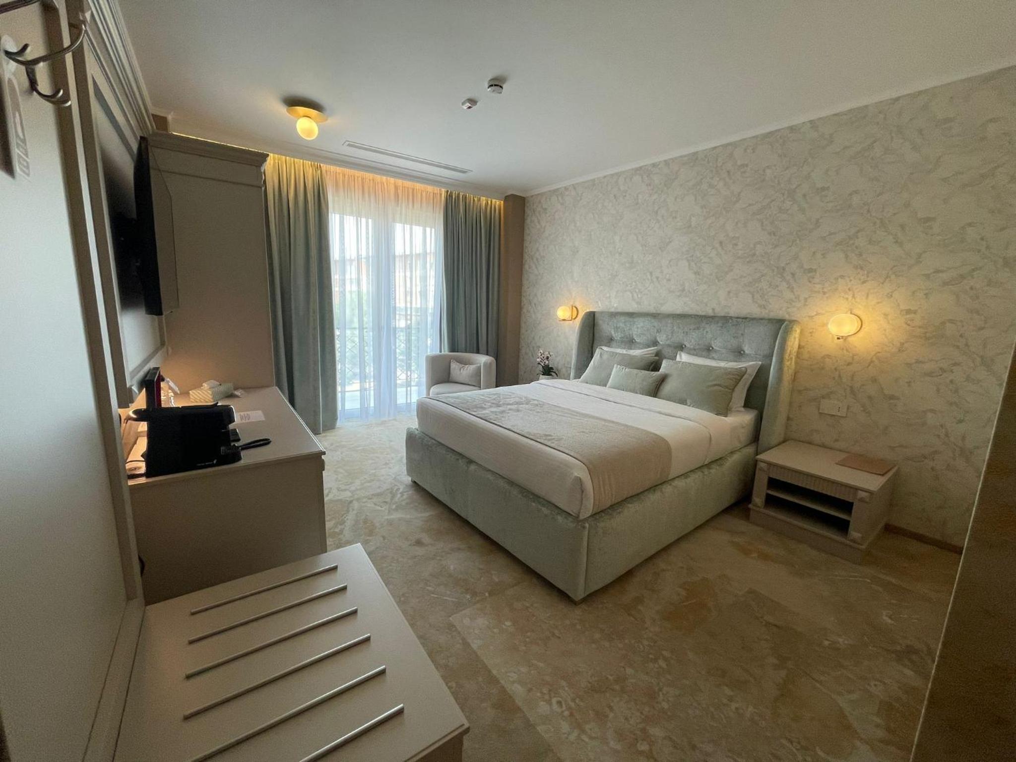 Deluxe Double or Twin Room photo 2