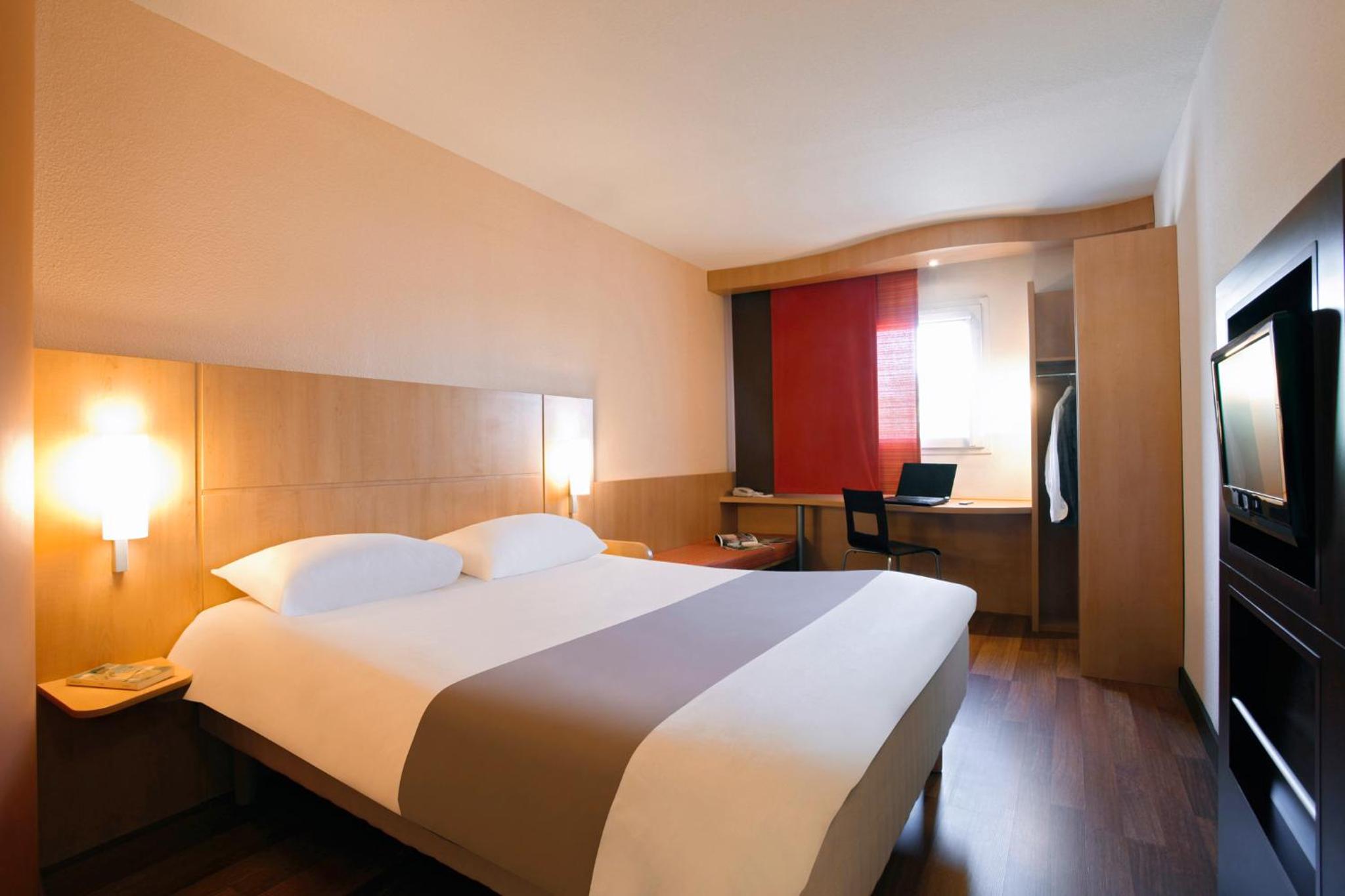 2 Adjacent Double Room photo 2