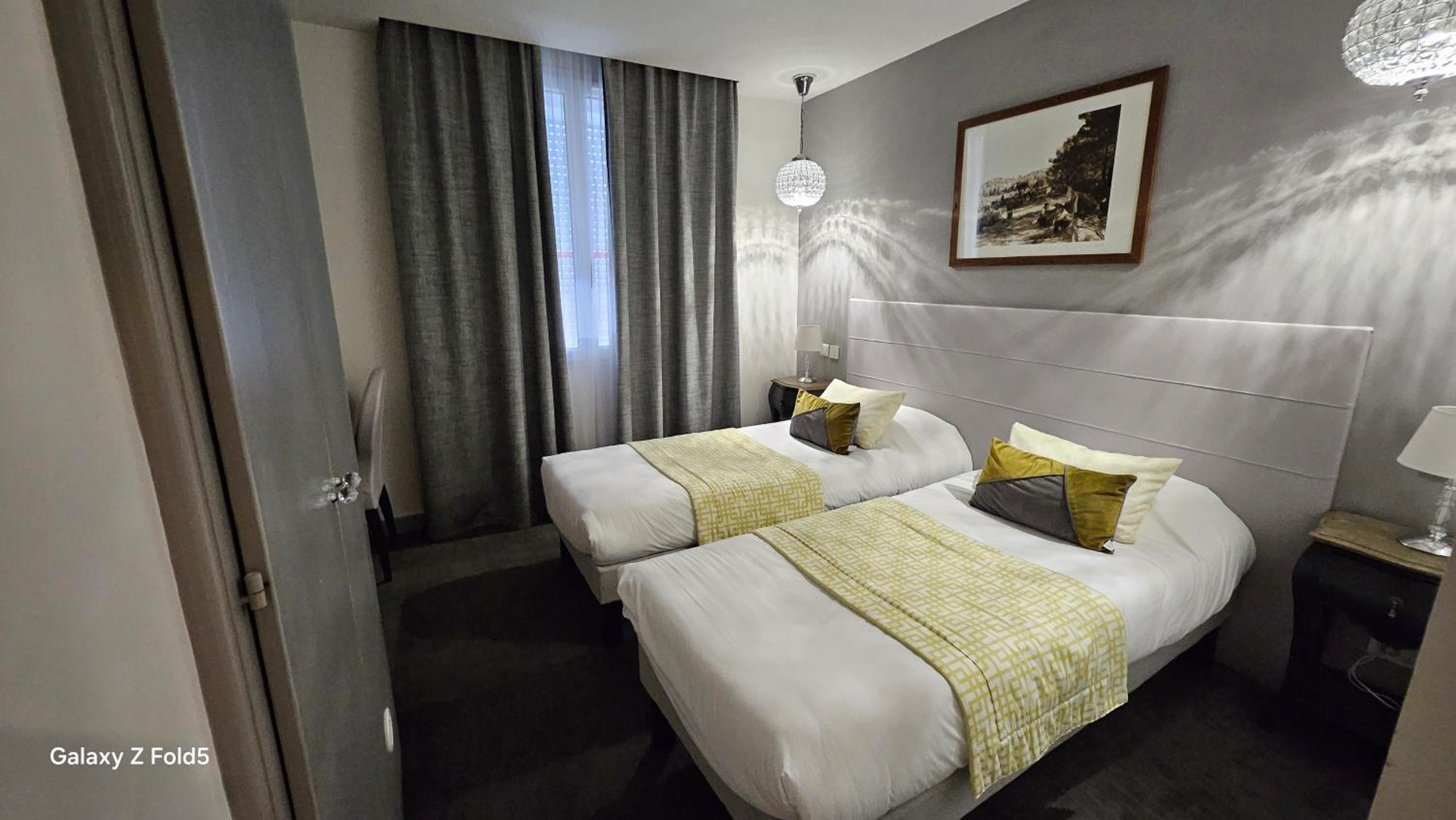 Double Room with 2 Single Beds (14 m2)