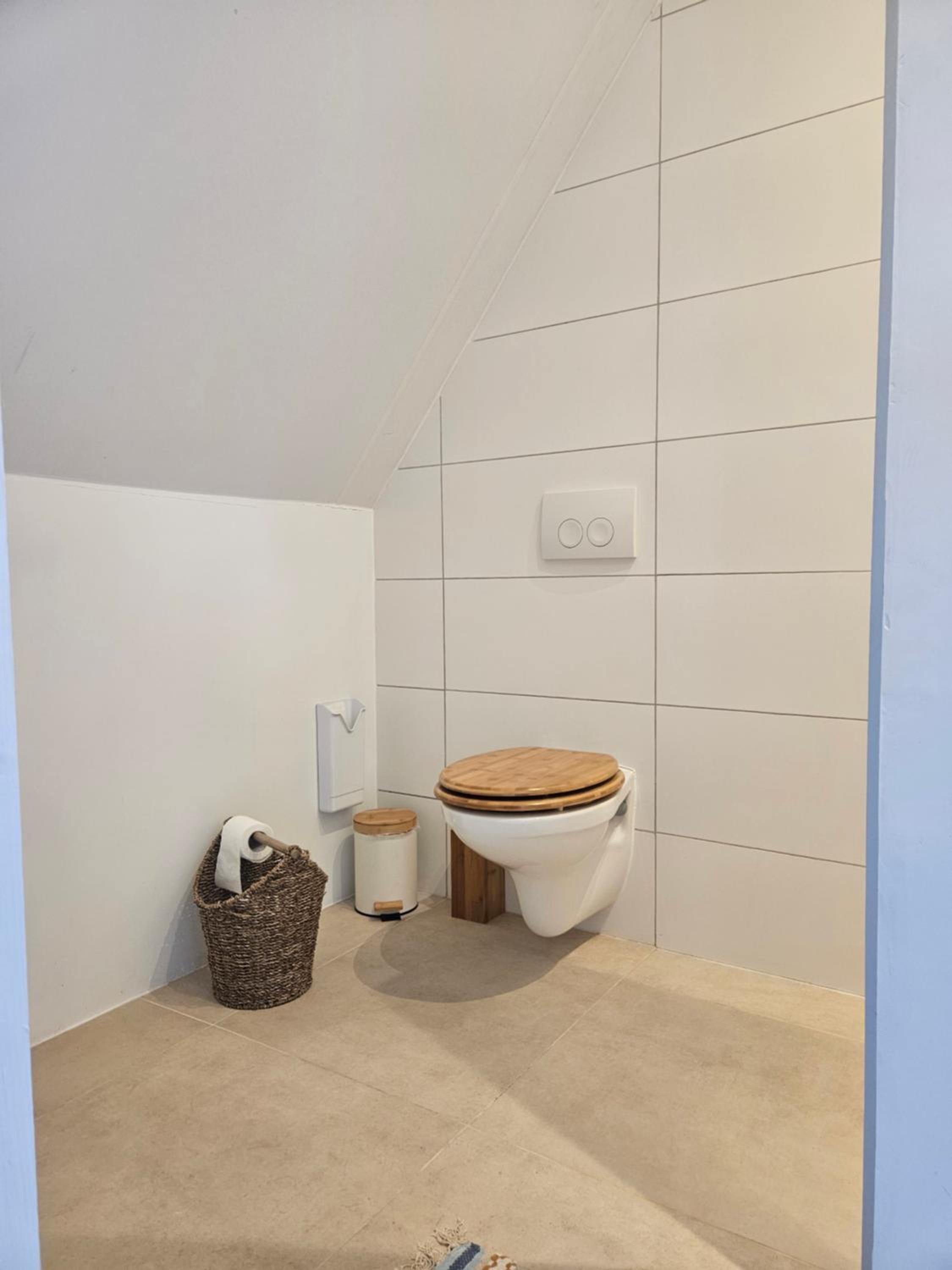 Twin Room with Shower - Photo 5