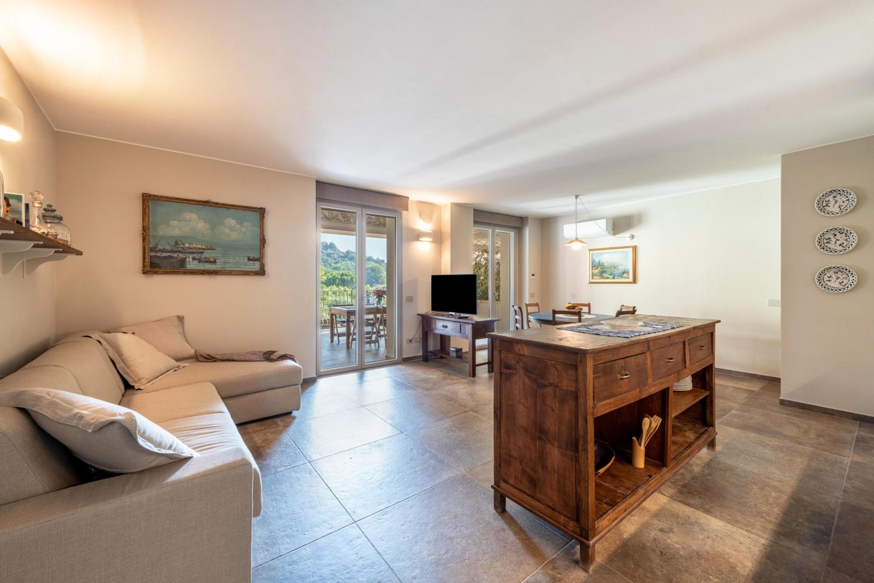 Two-Bedroom Deluxe Apartment with Garden View photo 1