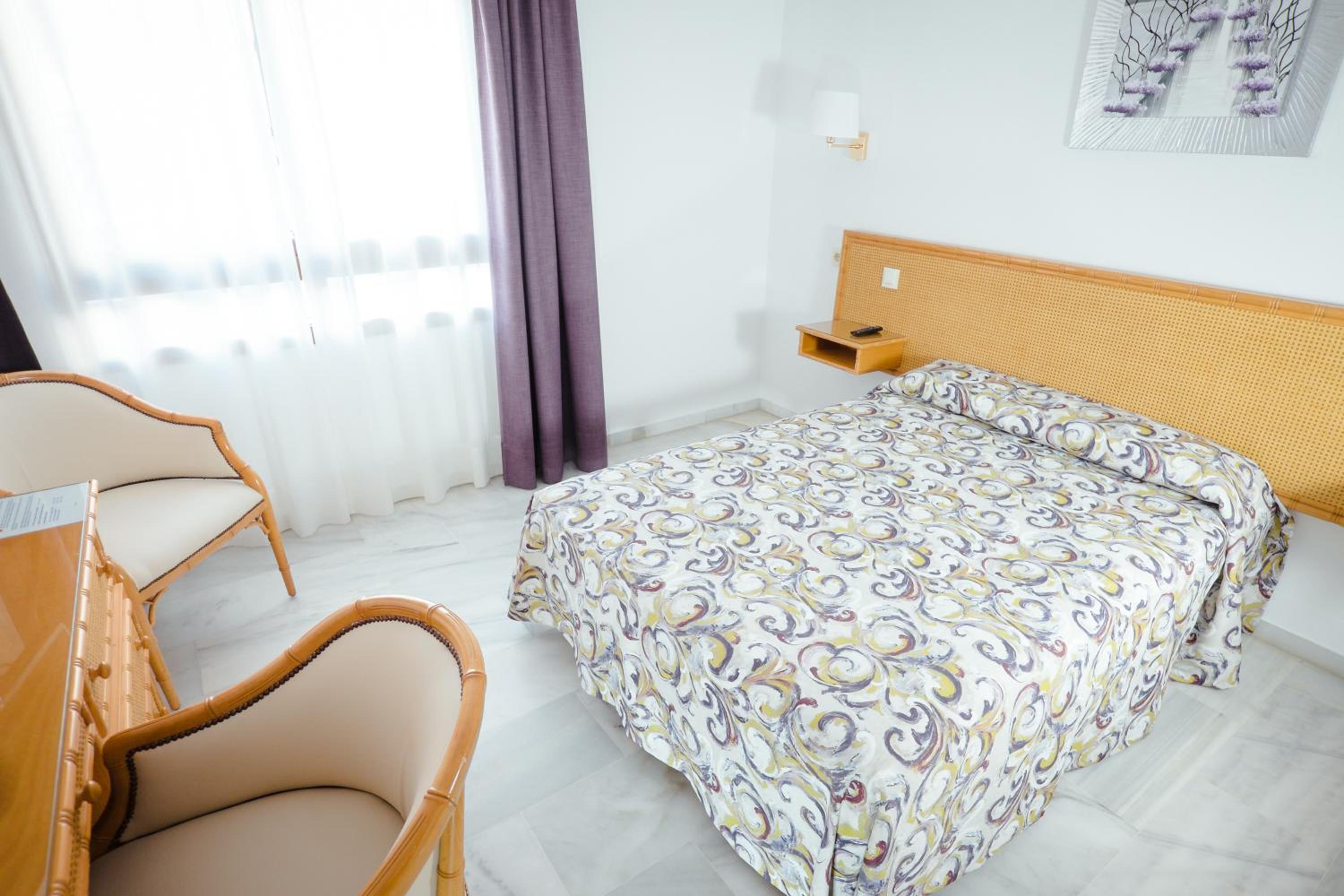 Double or Twin Room - Photo 3