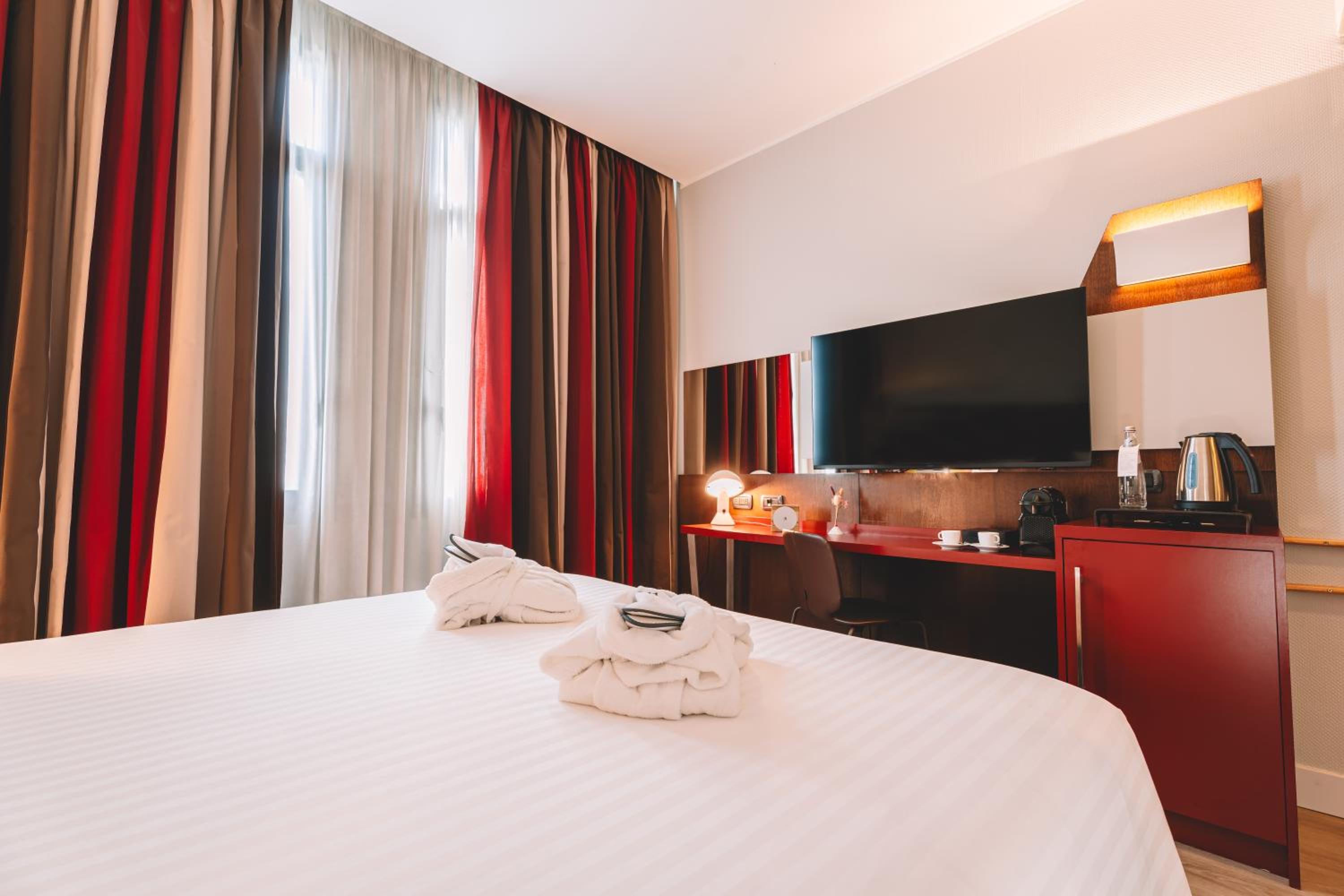 Privilege Double Room thumbnail 5