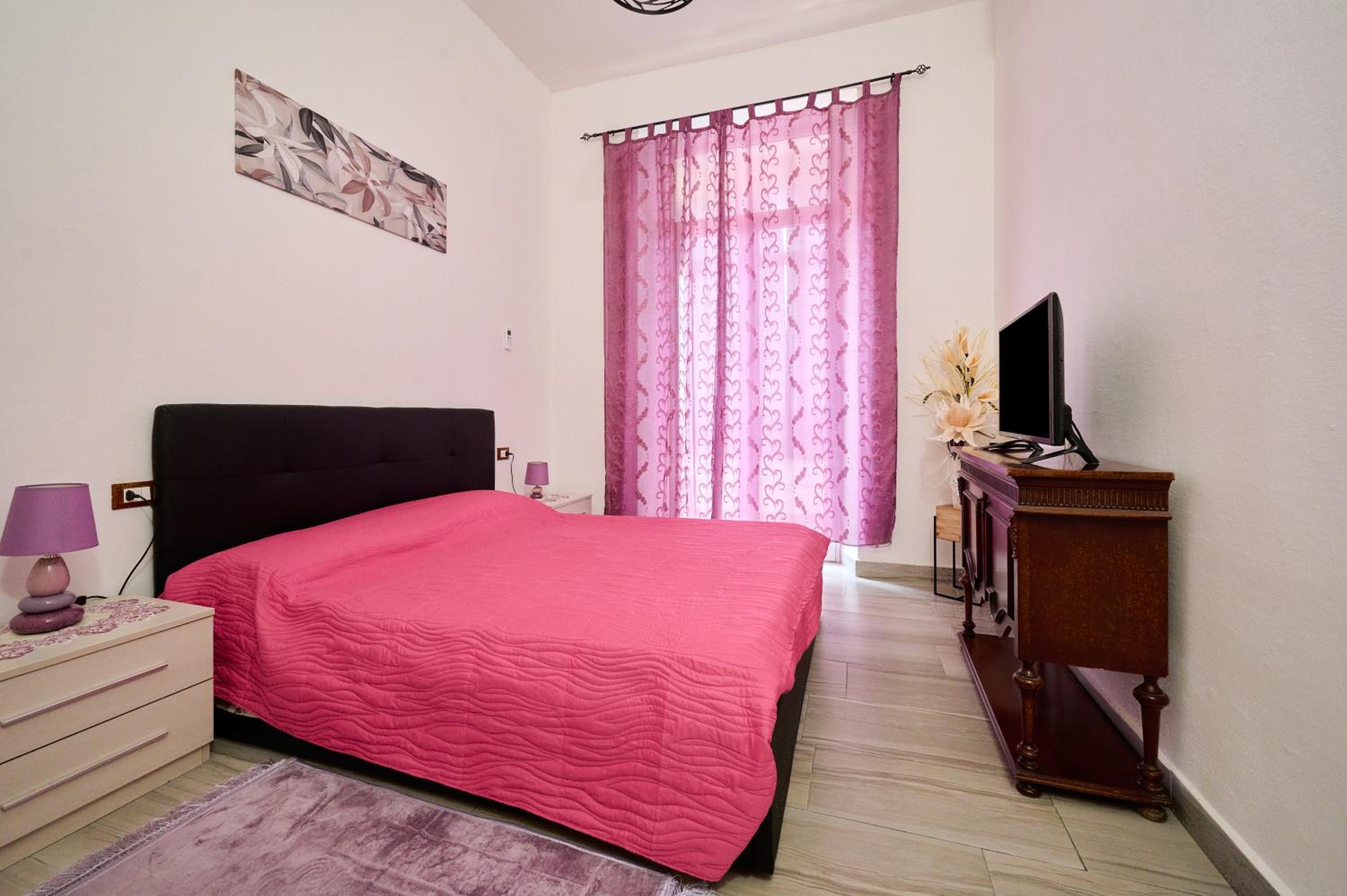 Superior One-Bedroom Apartment