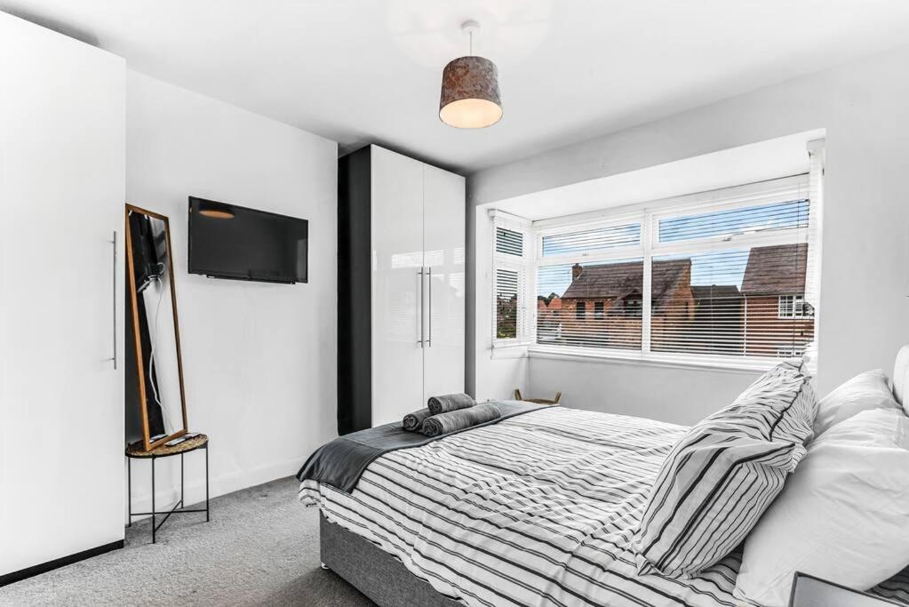 Three-Bedroom Apartment photo 1