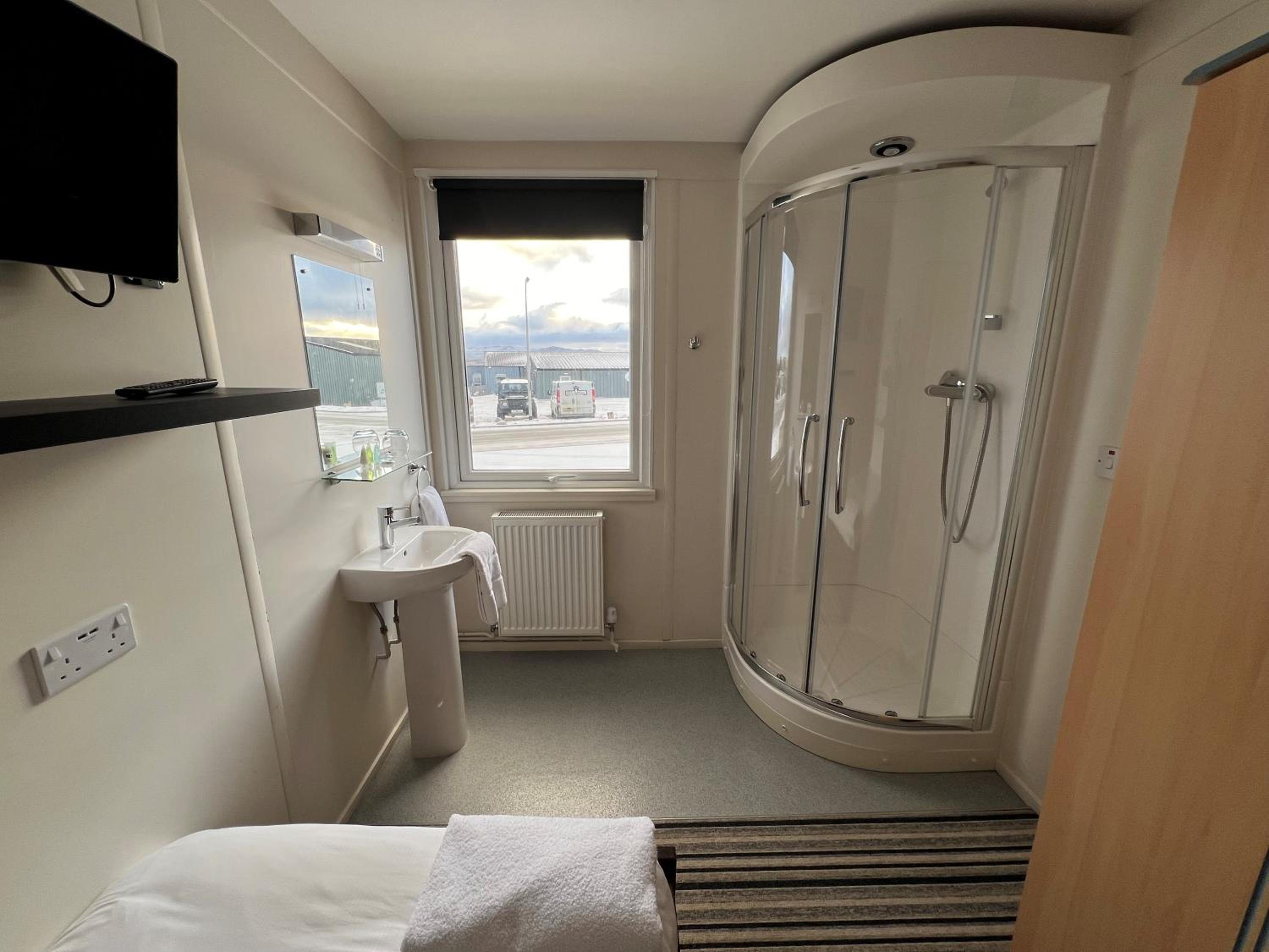 Standard Single Room with Shower photo 2