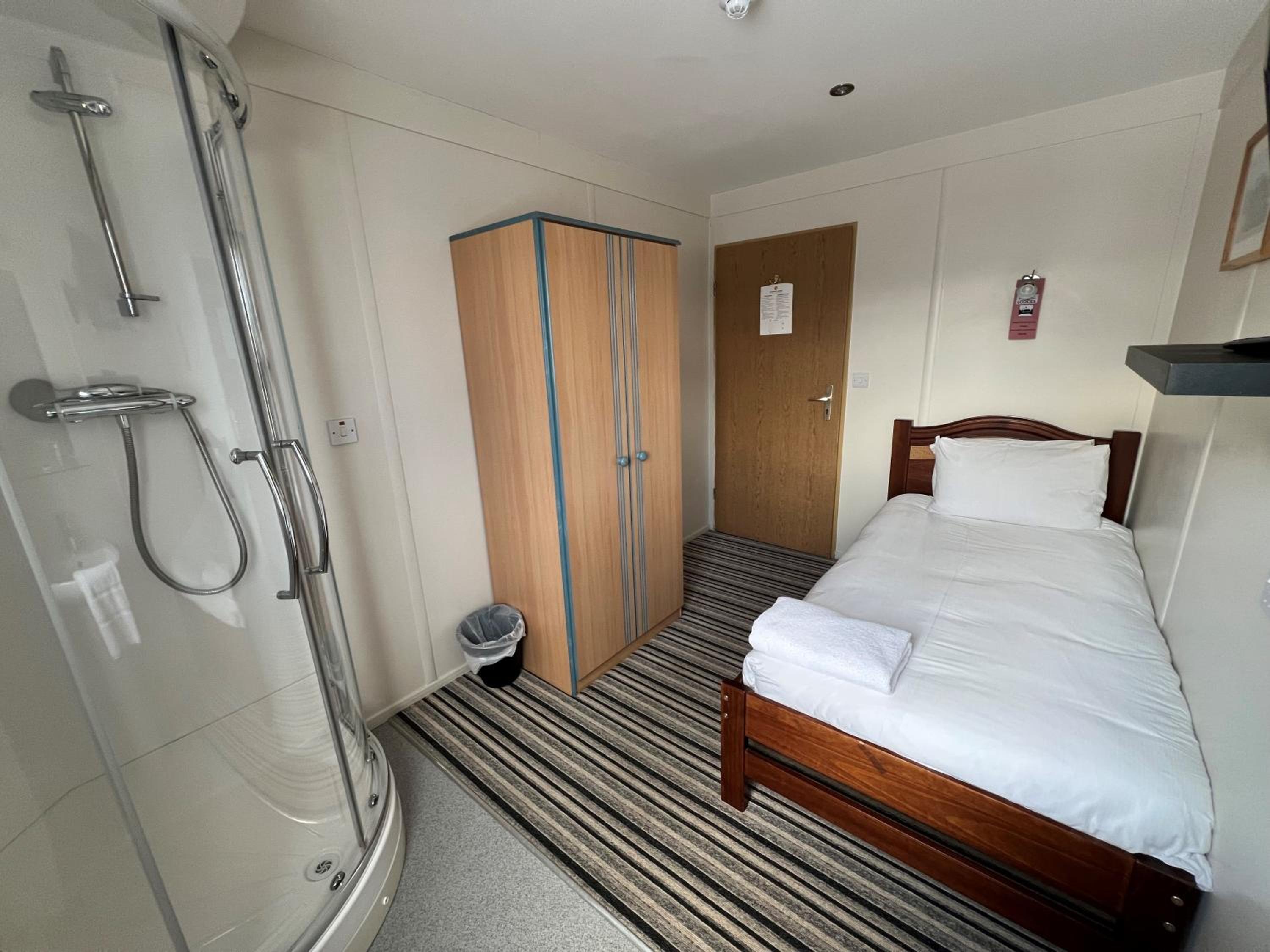 Standard Single Room with Shower