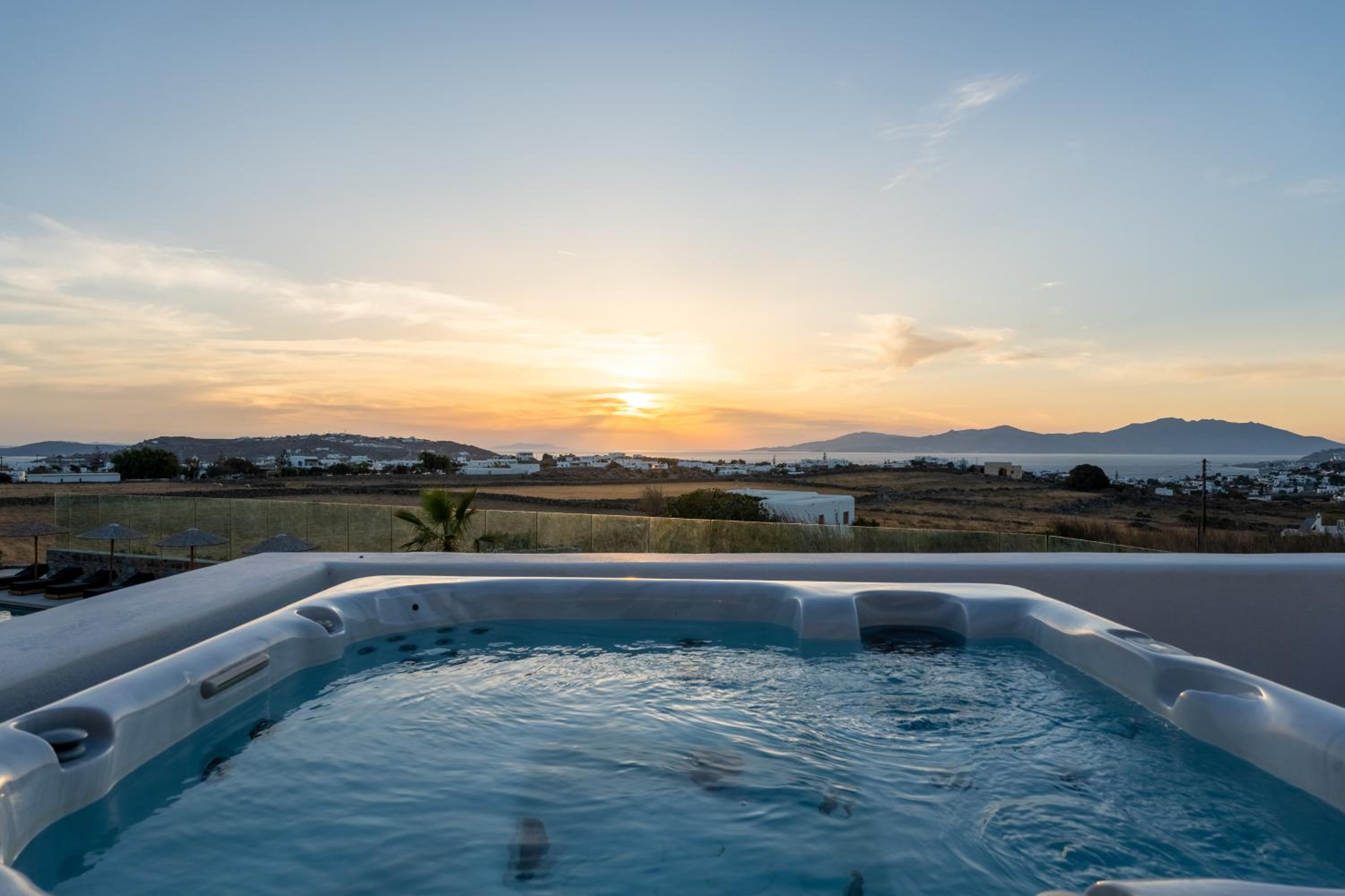 One-Bedroom Apartment with Balcony and Sea View photo 2