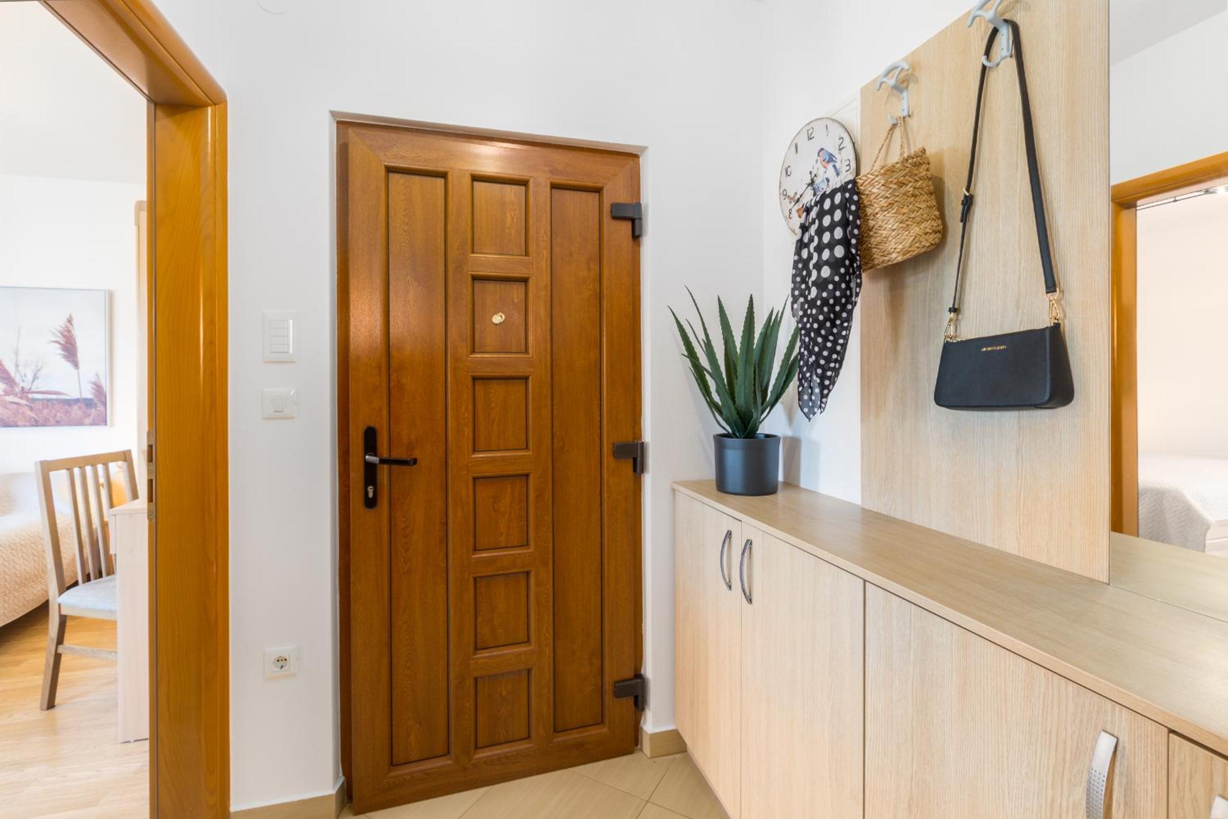 Apartment photo 1