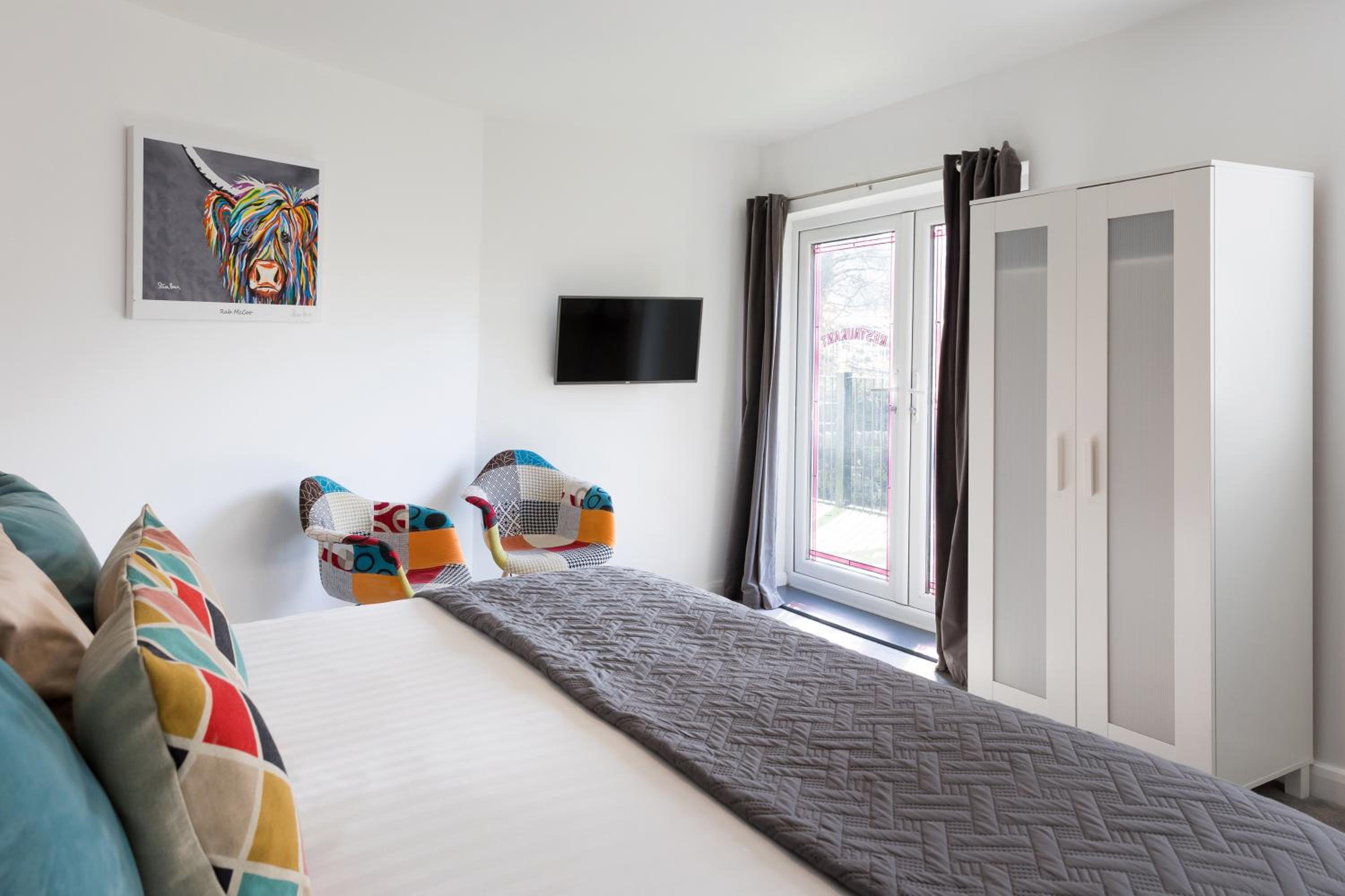Deluxe Superking or Twin Room with Balcony - Photo 1