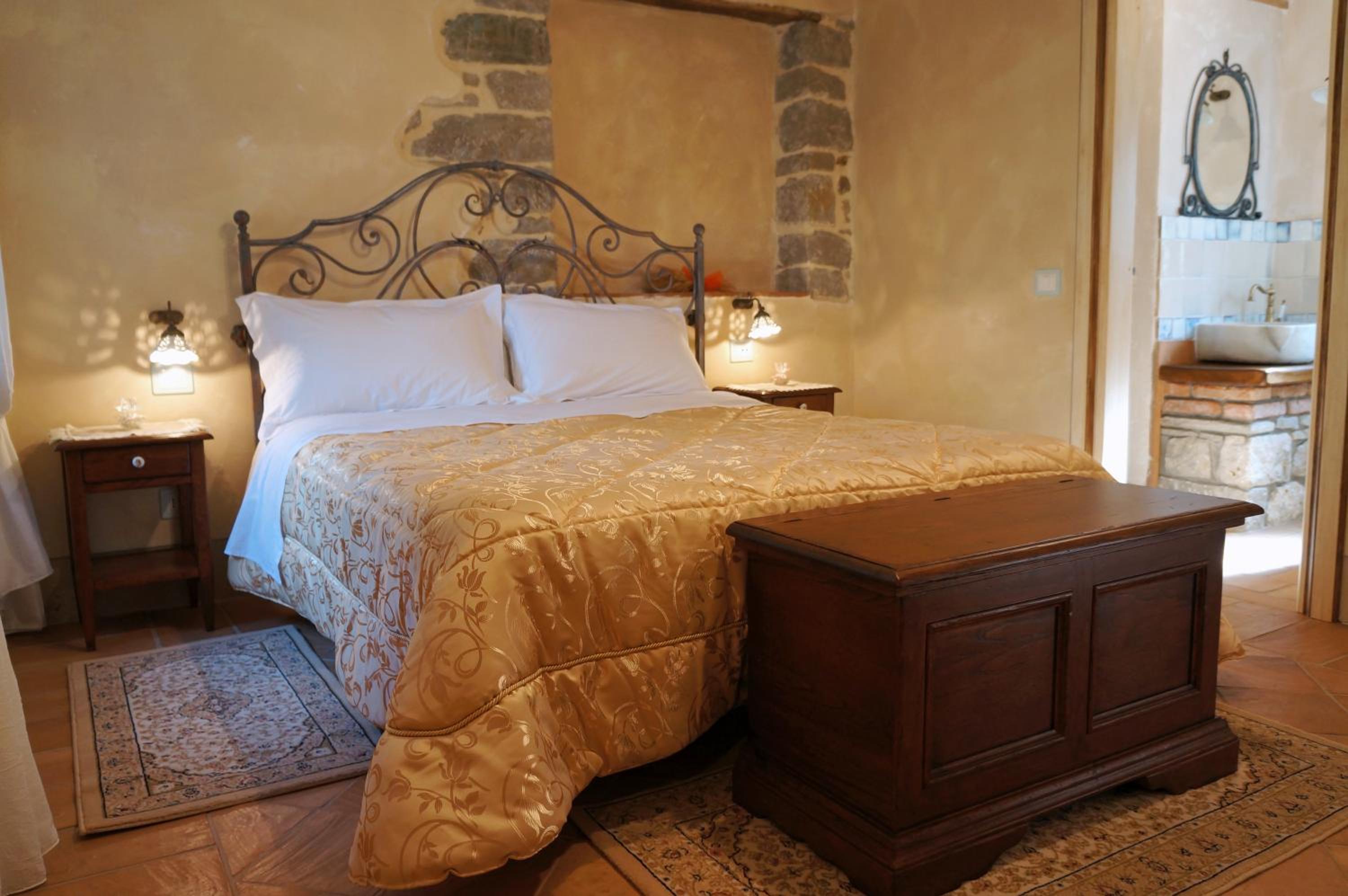 Double Room - Photo 2
