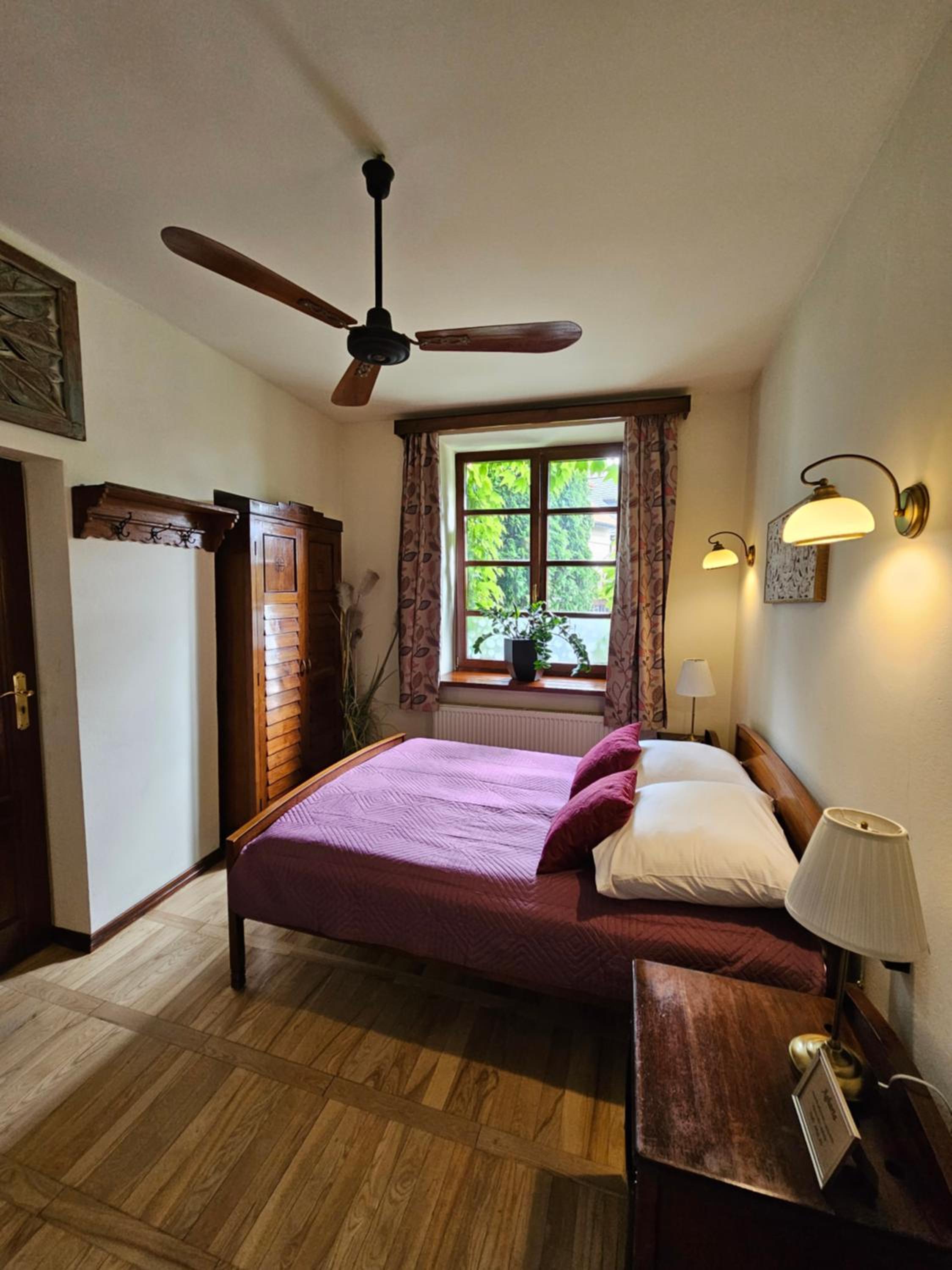 Double Room - Photo 5