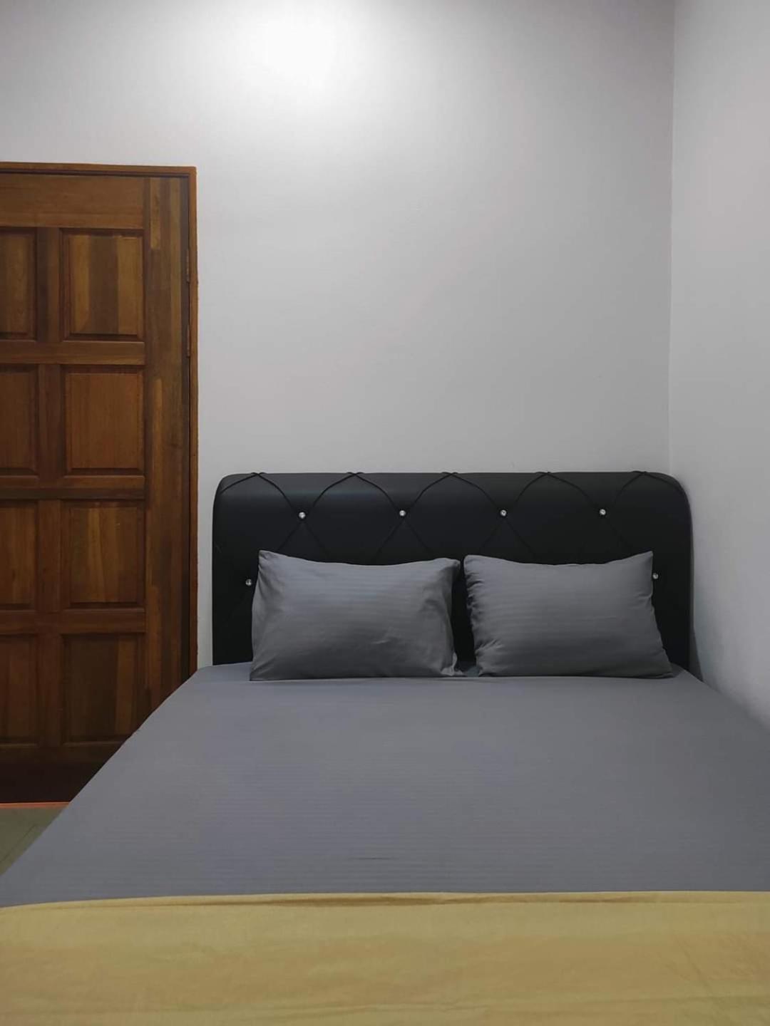 Two-Bedroom House photo 2
