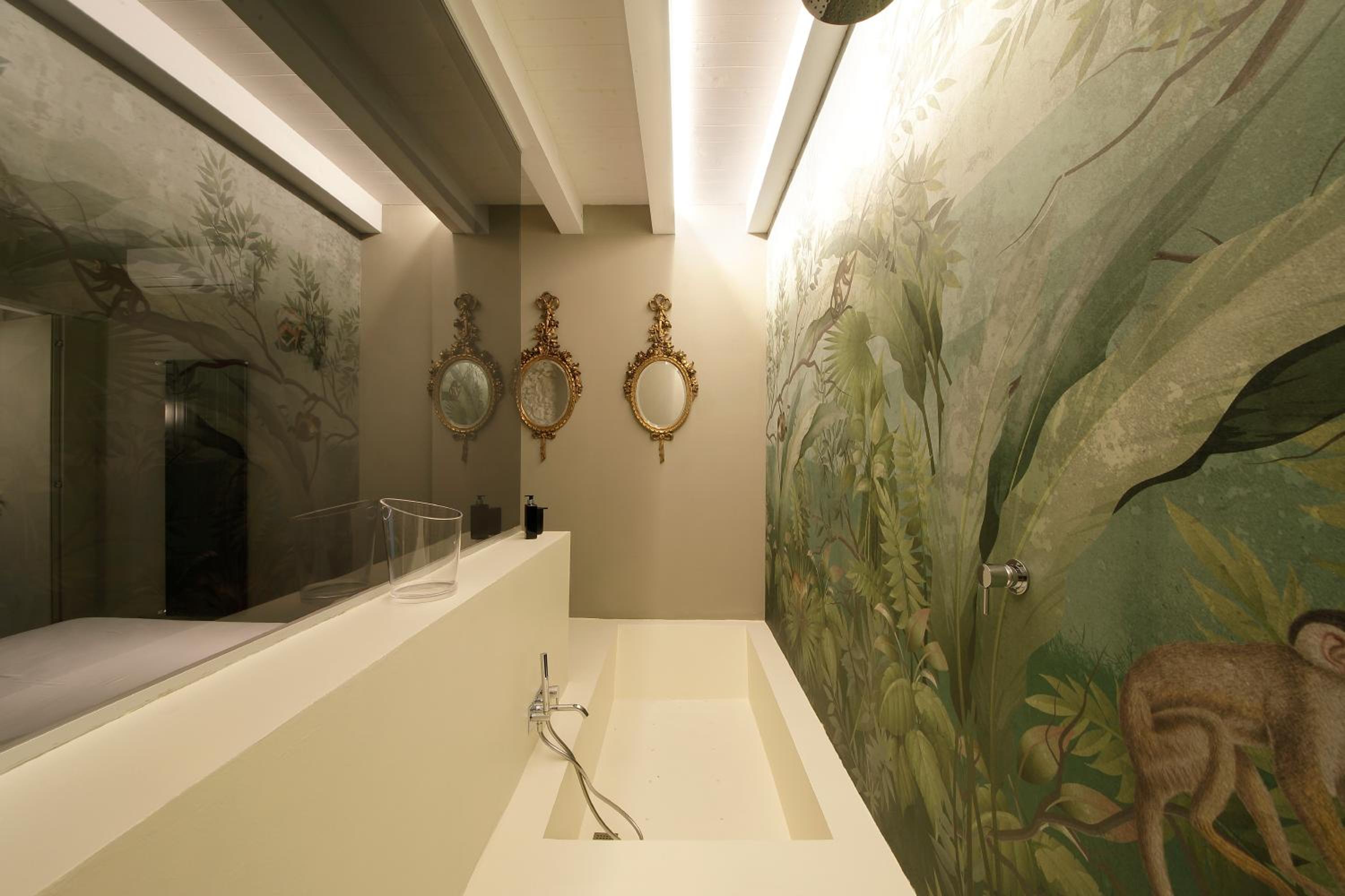 King Room with Spa Bath - Photo 24