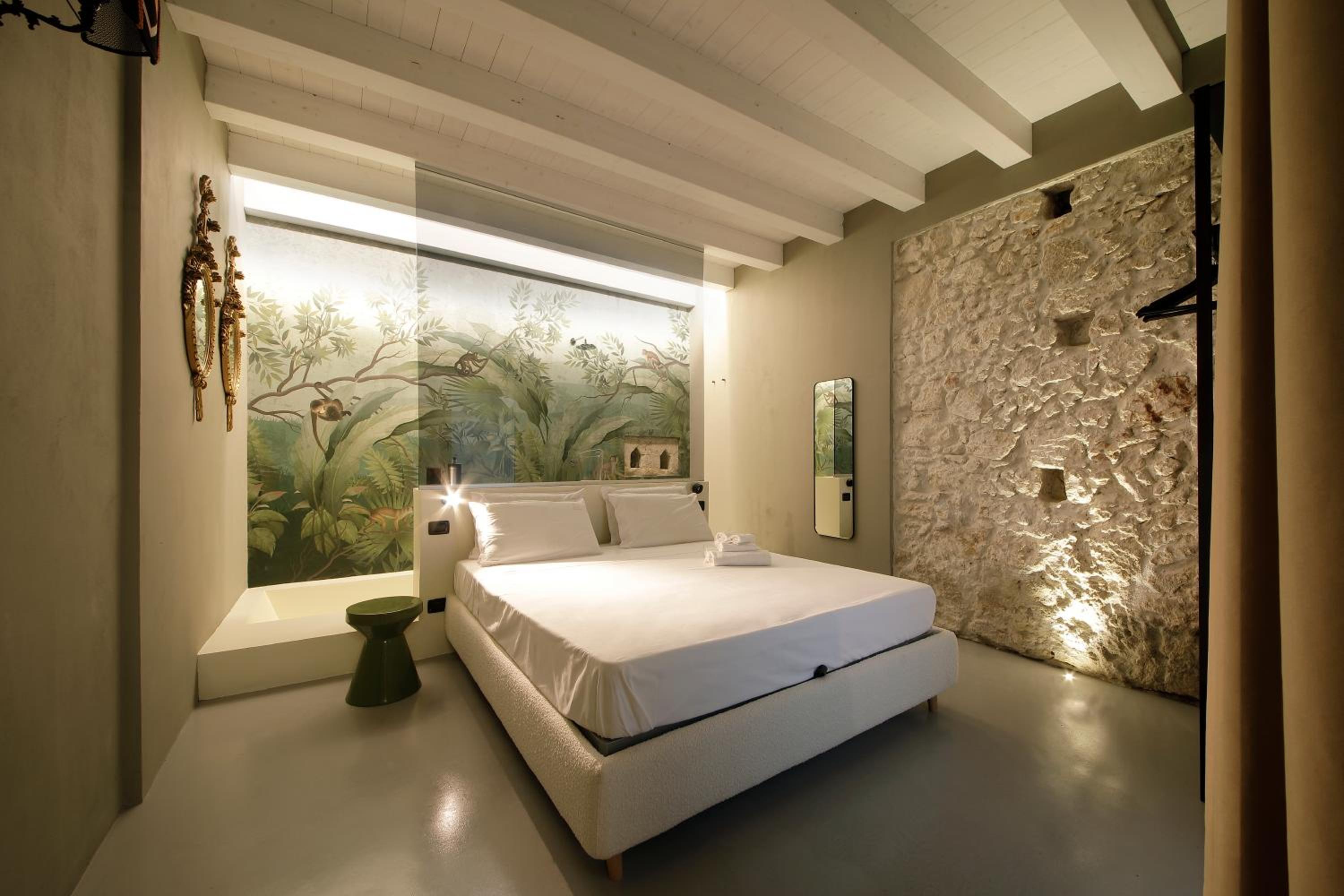 King Room with Spa Bath - Photo 1