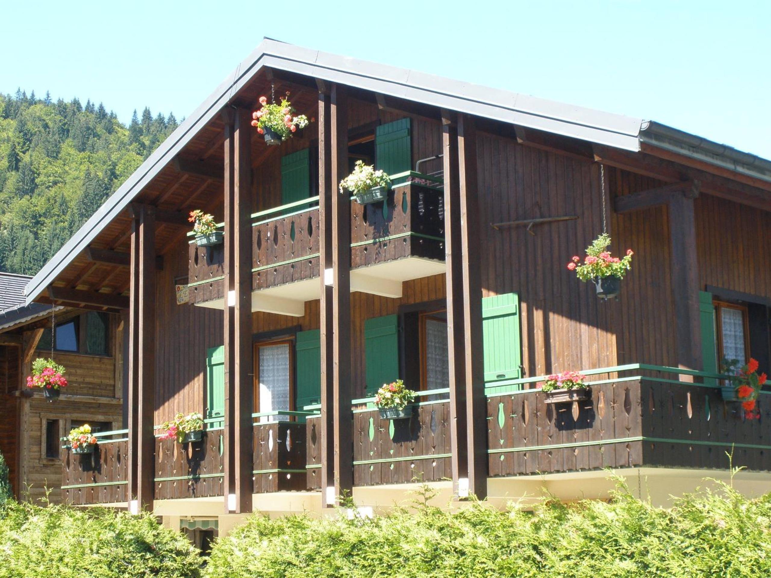 One Bedroom Apartment with Mountain View photo 2