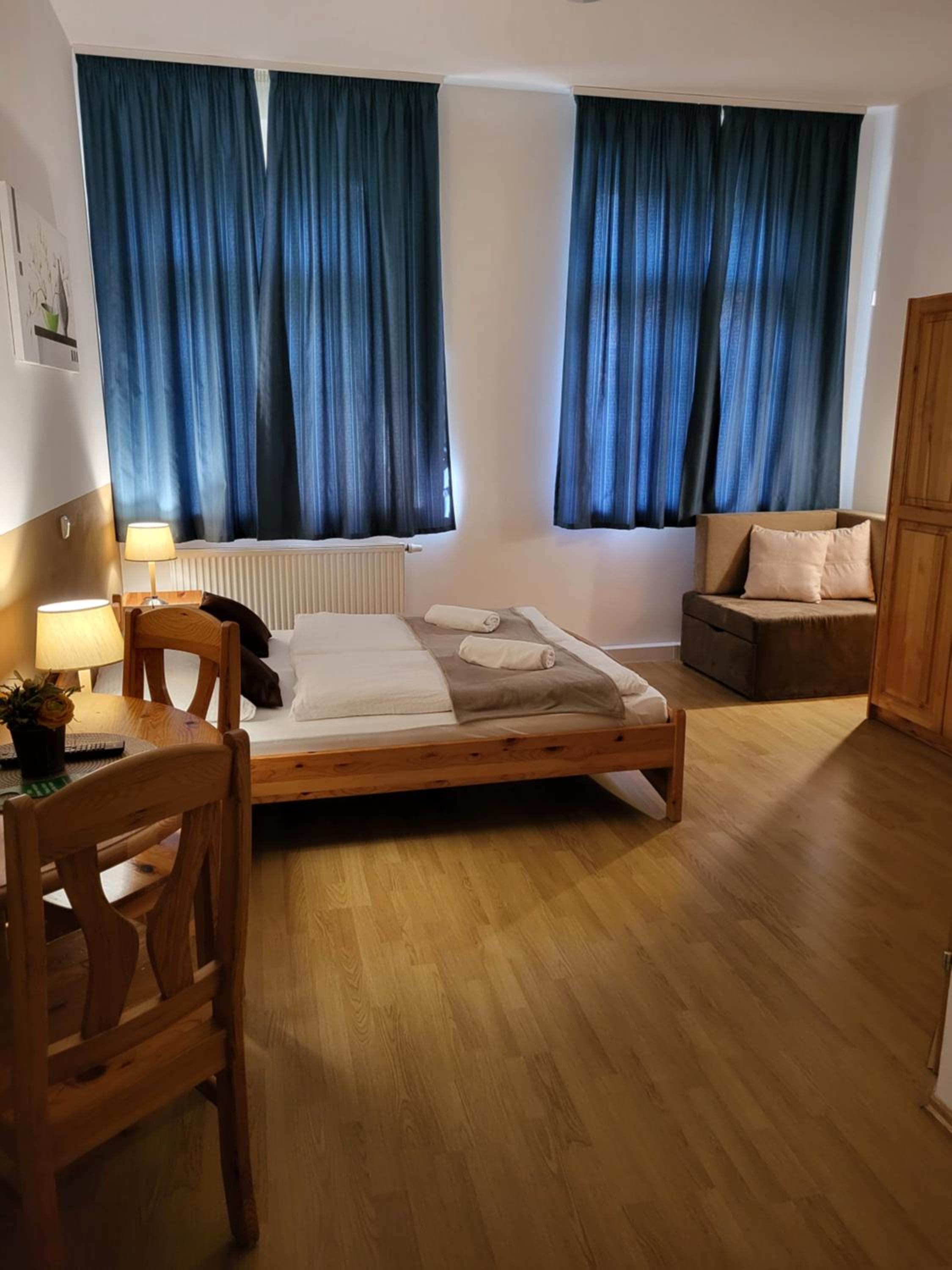 Double Room - Photo 7