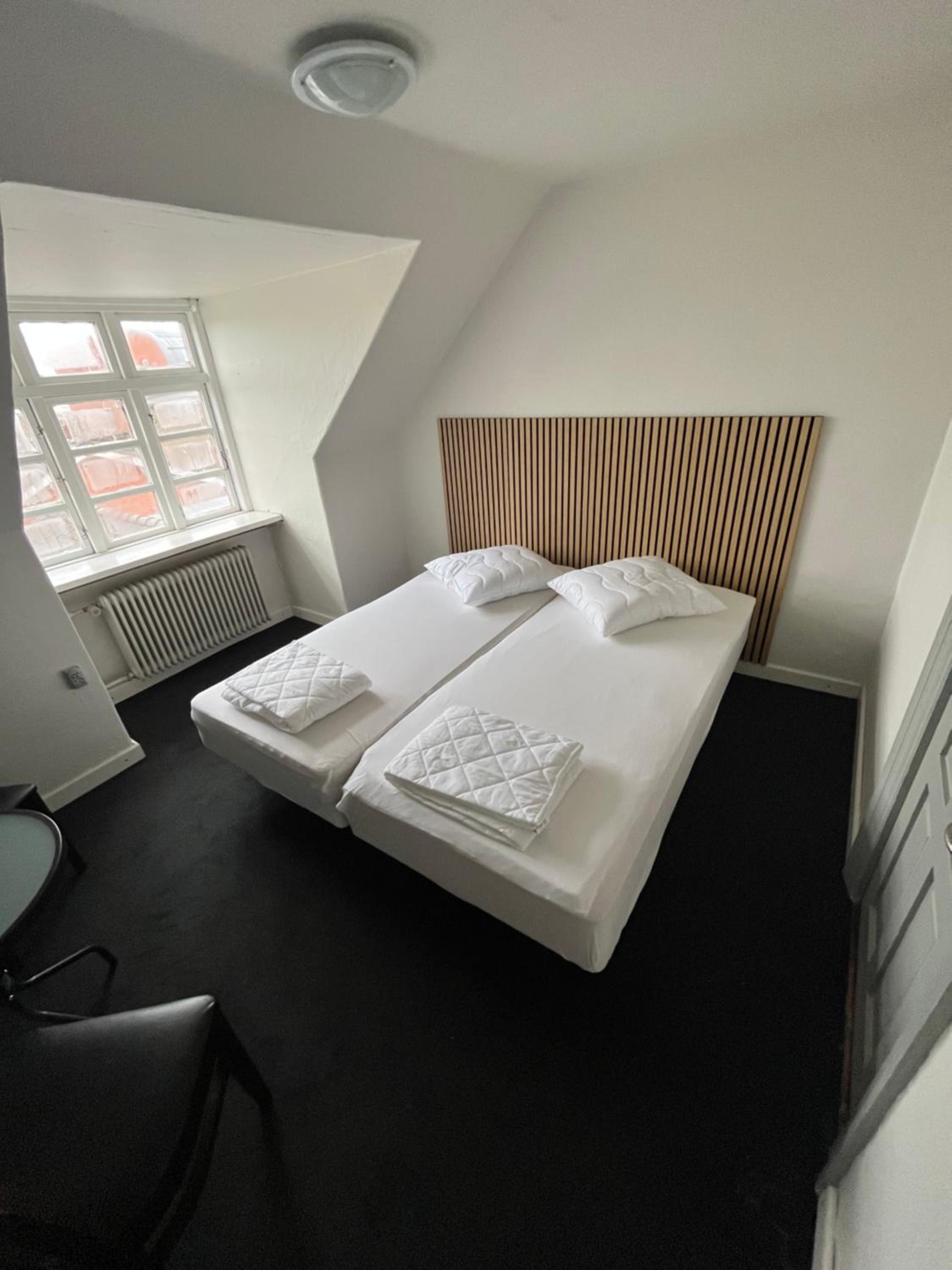 Double Room with Shared Bathroom photo 1